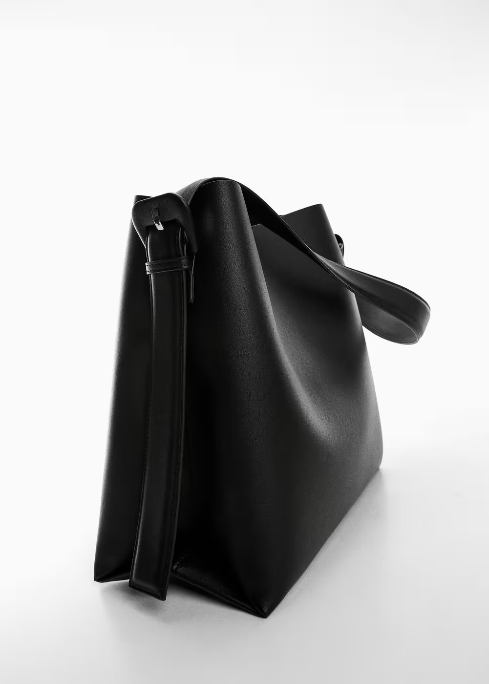 Shopper bag with buckle | MANGO (UK)