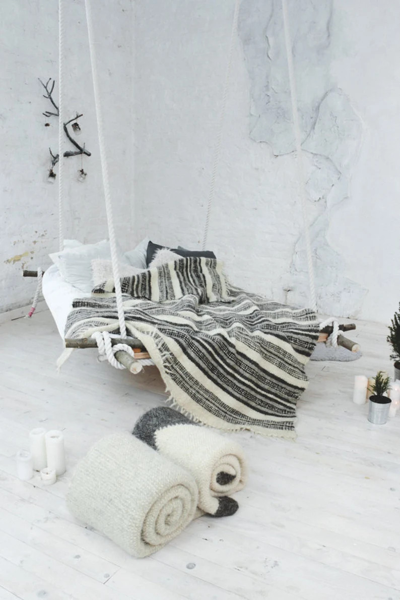 Read the full title
    Grande ouverture en pure laine de mouton vierge, Couvertures en laine tis... | Etsy (FR)