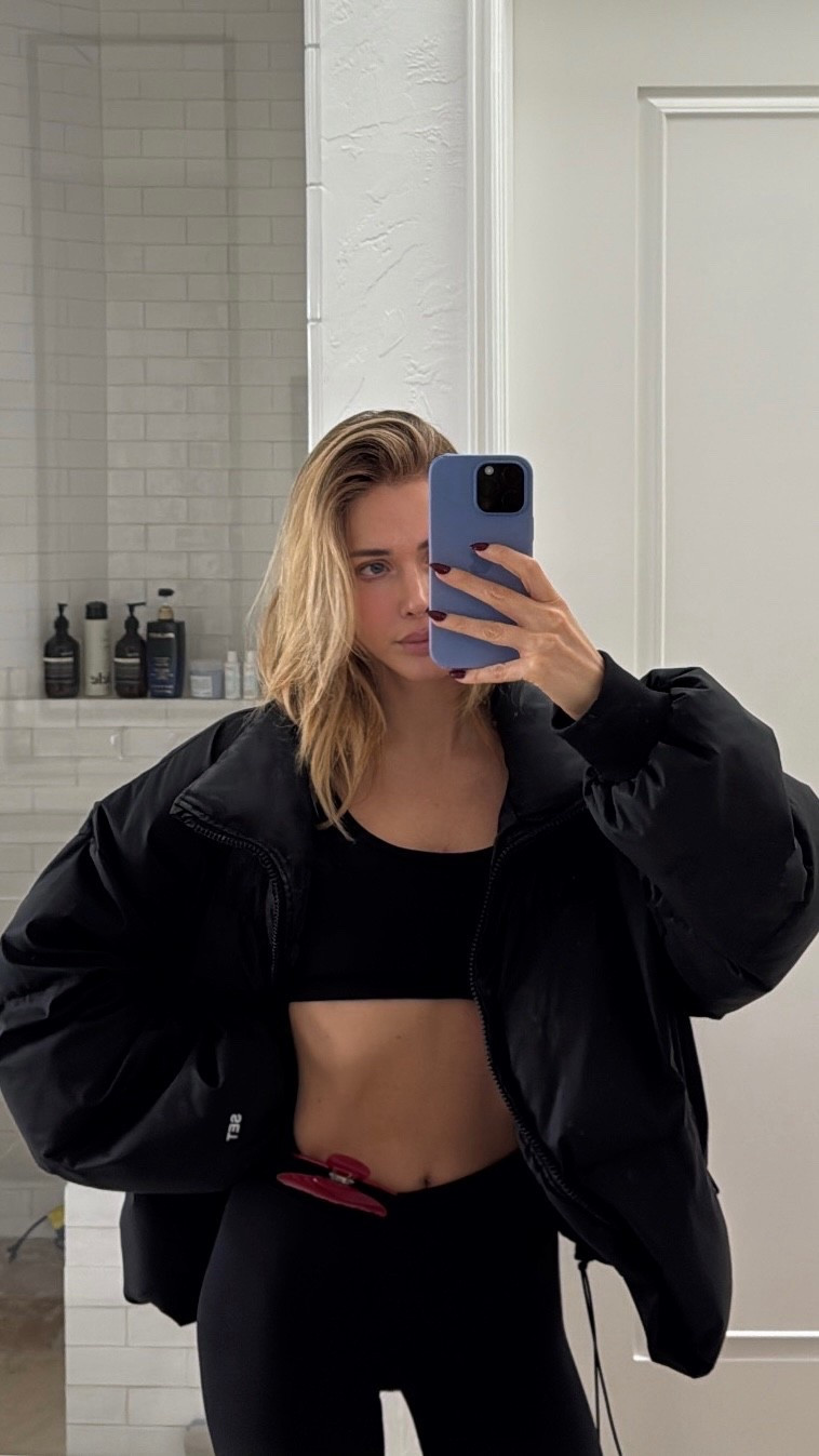 workout outfit - jacket is really old but I linked a similar! 