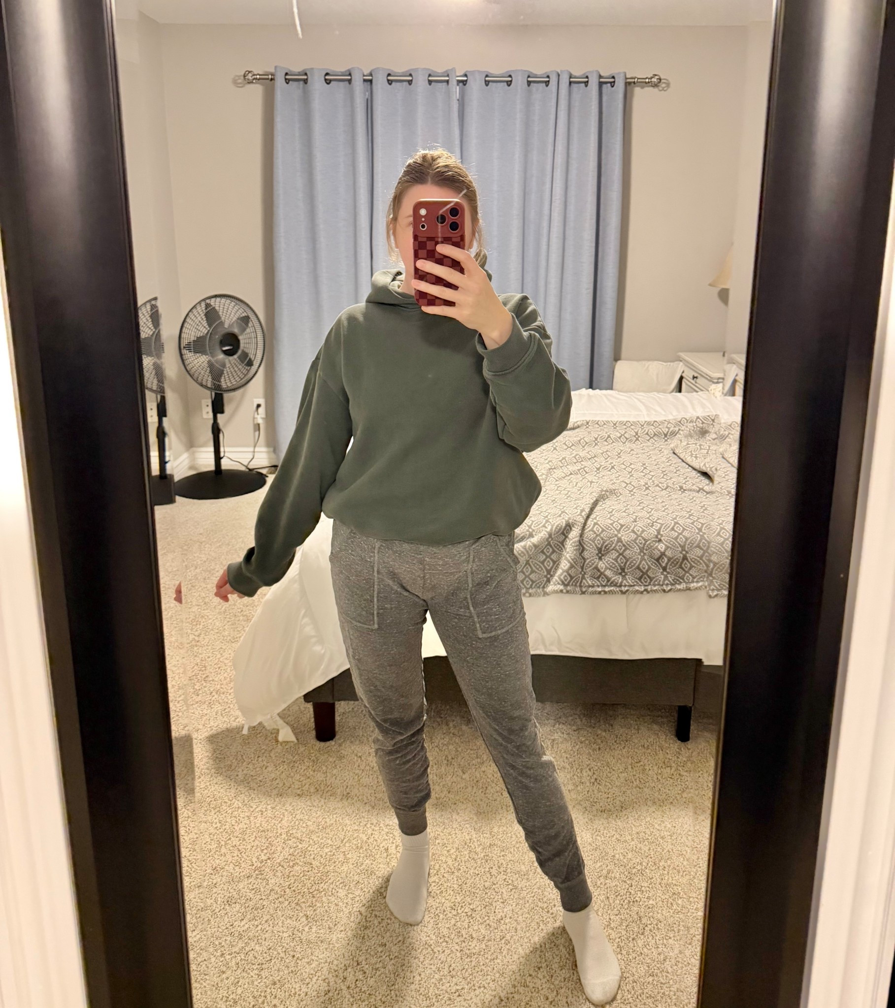 cozy night in vibes 💚🩶

#LTKmomlife #LTKootd #LTKgrwm