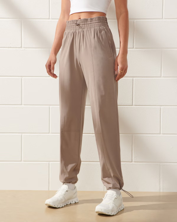 YPB motionTEK Jogger | Abercrombie & Fitch (US)