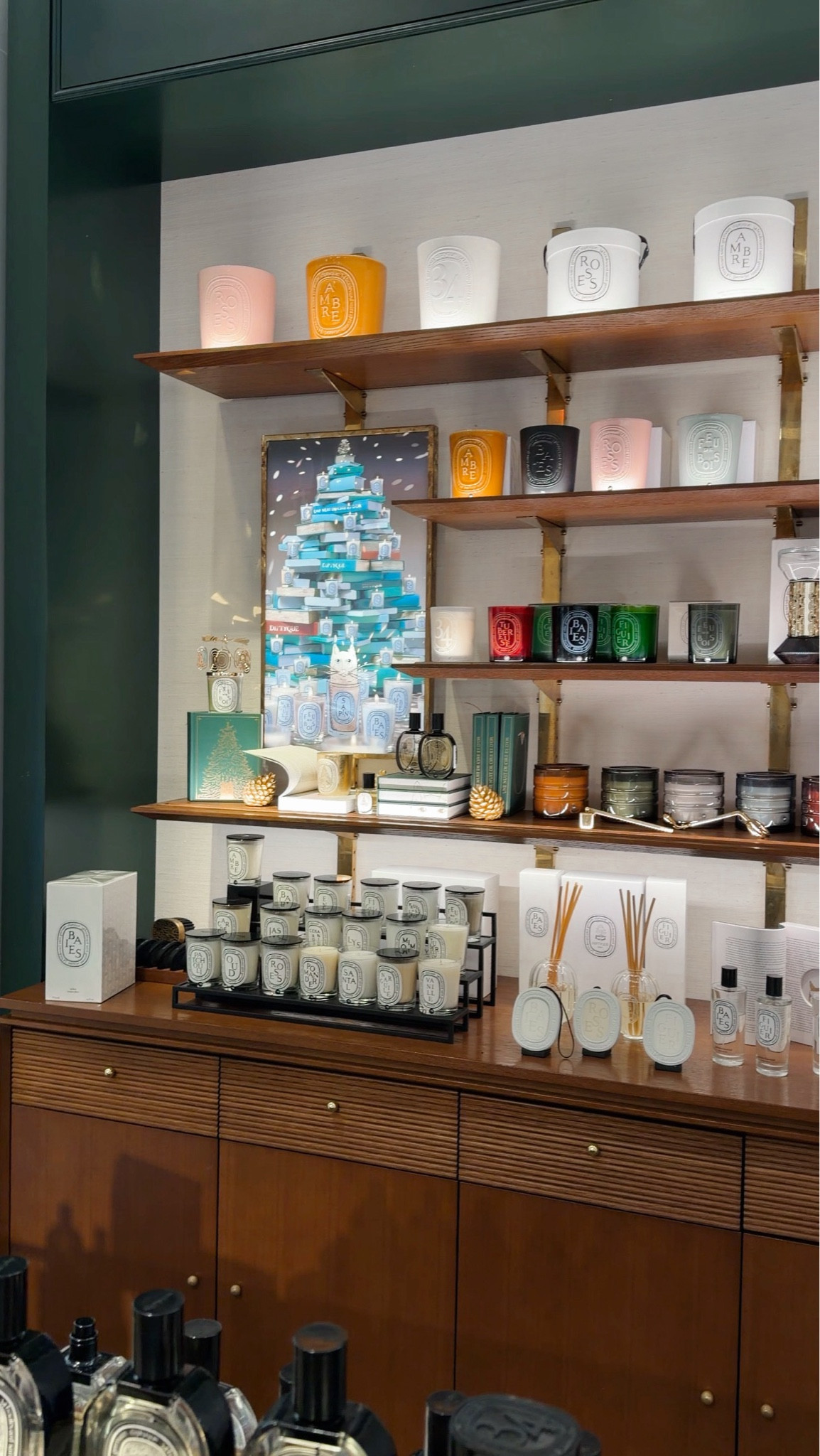 Day 3 of 12 Days of Christmas: Holiday drink + shopping ✨

Loved picking out the boys’ outfits for our photo shoot! And the @aritzia PJs… obsessed. Such a cozy holiday gift idea 🤍🎁 And of course, you can’t go wrong with a new candle this time of year. Also, tell me in the comments what drink I should try next!

#holidaydrink #holidayoutfits #12daysofchristmas #vlogmas #dandharamorrishome

#LTKmomlife #LTKvlog #LTKHoliday