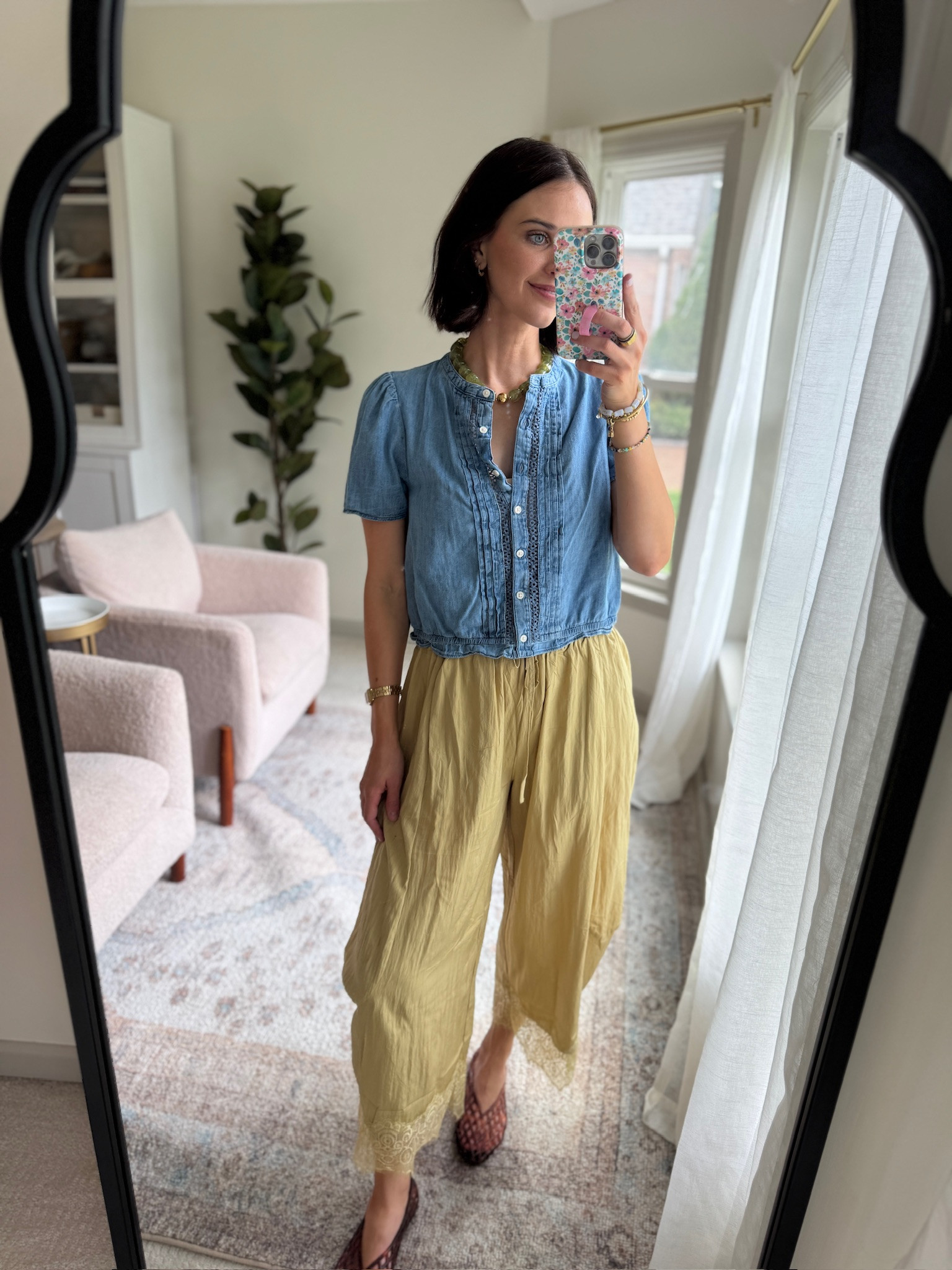 Loving this denim top!

Wearing a size small

Cozy outfits, flowy pants, comfy pants, comfy outfits, transitional outfits, Hallie Ragan

#LTKgrwm #LTKootd #LTKSeasonal