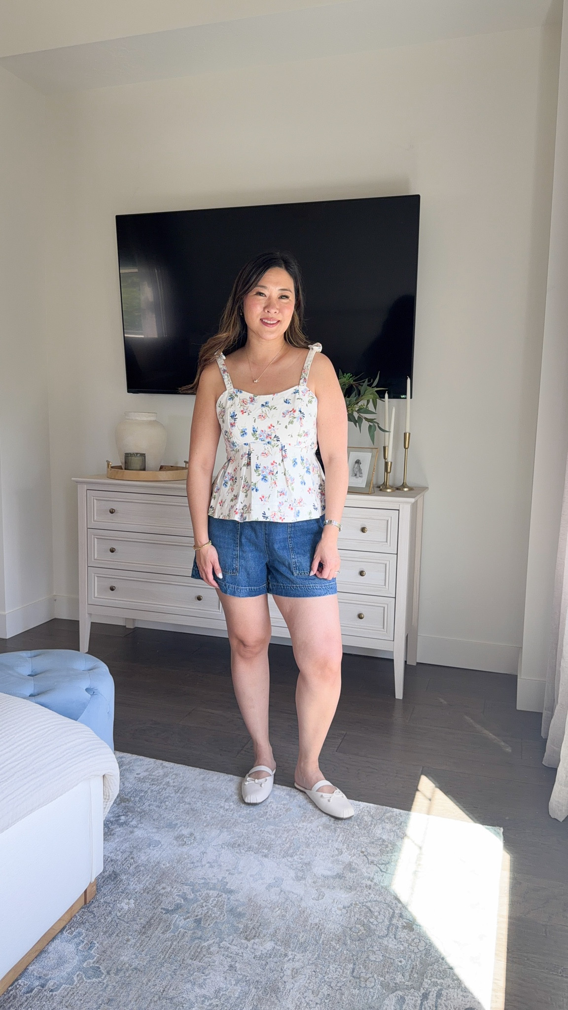 Floral denim set - 3 ways
Top: Small
Denim: Small
Shorts: Medium
Red Top: Small