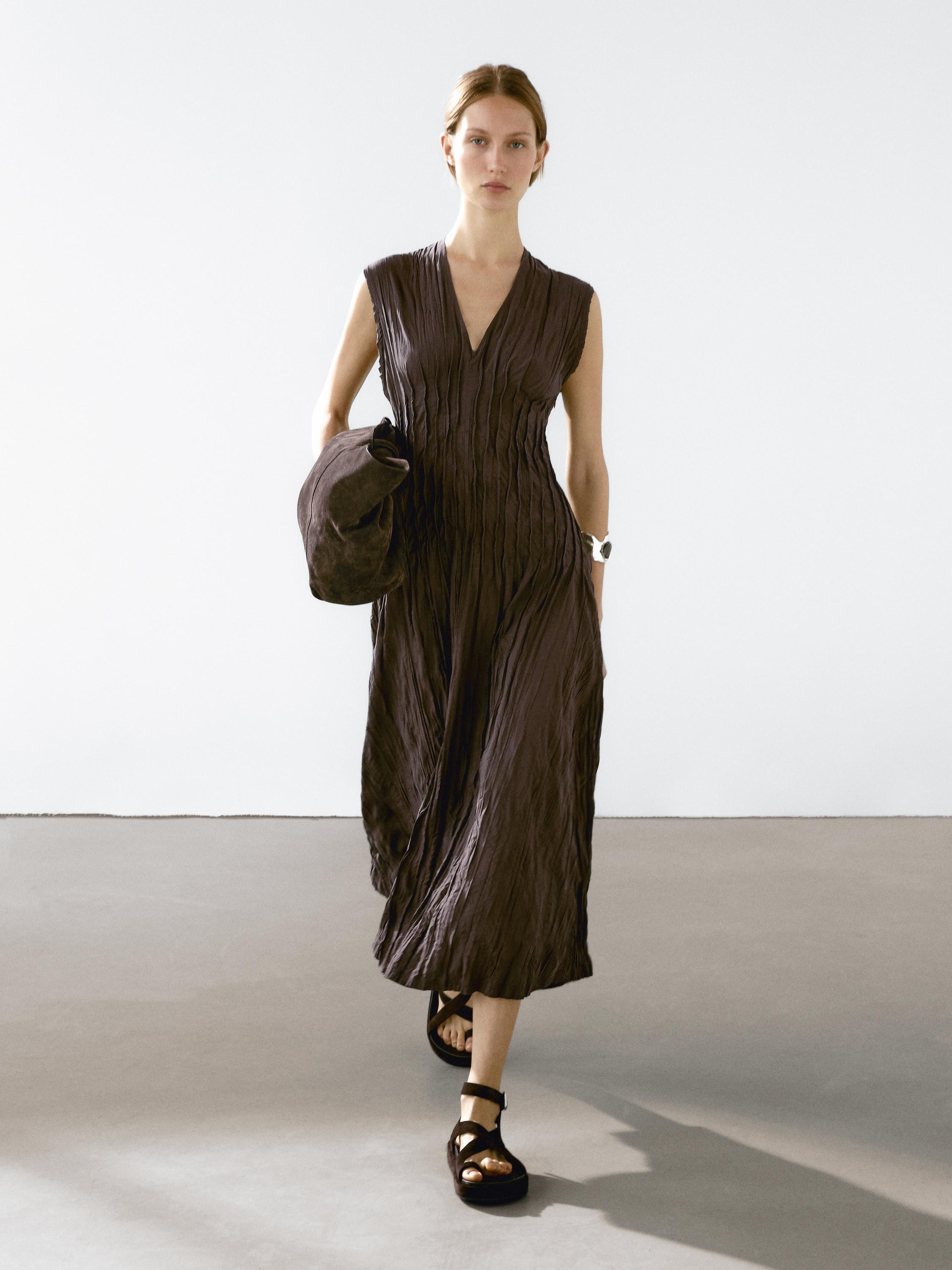 Flowing pleated midi dress | Massimo Dutti US
