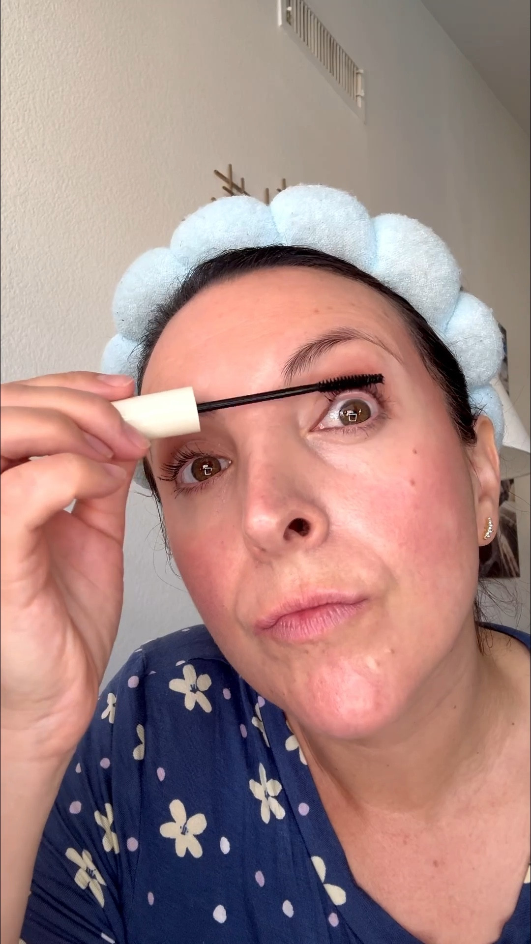 I did one eye first so you can really see this… 👀

I started with the Haleys Beauty Re-Lift Lash Curler and it lifted my lashes so easily without any pinching.

Then I went in with the Re-veal Mascara on one eye—and the difference is actually kind of crazy.

It adds length, lift, and separation without feeling heavy or clumpy.

And once both eyes are done, my lashes just look naturally fuller and more defined.

#LTKselfcare #LTKgrwm #LTKBeauty