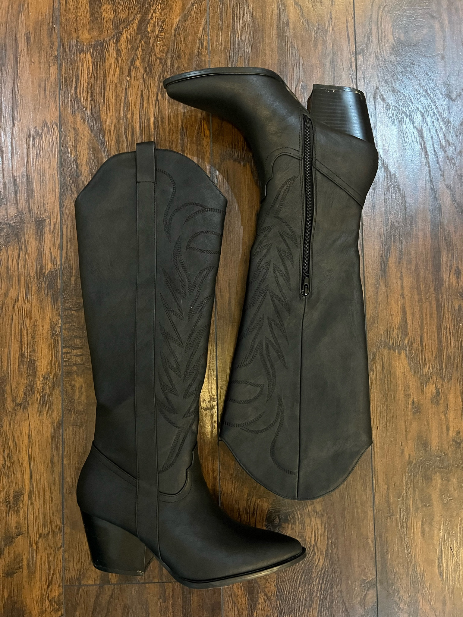 cowboy boots, game day outfit, country concert outfit, football season, football outfit, tailgate outfit 🎶🤠🫶🏼🏈📣😍 

#LTKFindsUnder100 #LTKShoeCrush #LTKSeasonal