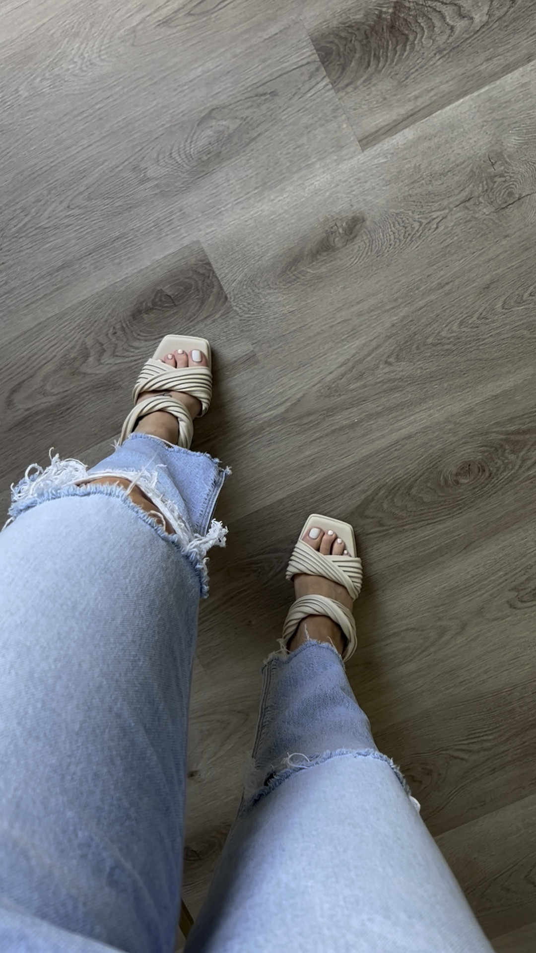 Last day to save on these cute shoes! 

Dolce vita
Nordstrom anniversary sale
Overlap
Block heel
Nude / bone
Tan
Barbie pink
Black
Mom jeans
Baggy jeans
Ripped jeans
Denim

#LTKxNSale #LTKshoecrush #LTKstyletip