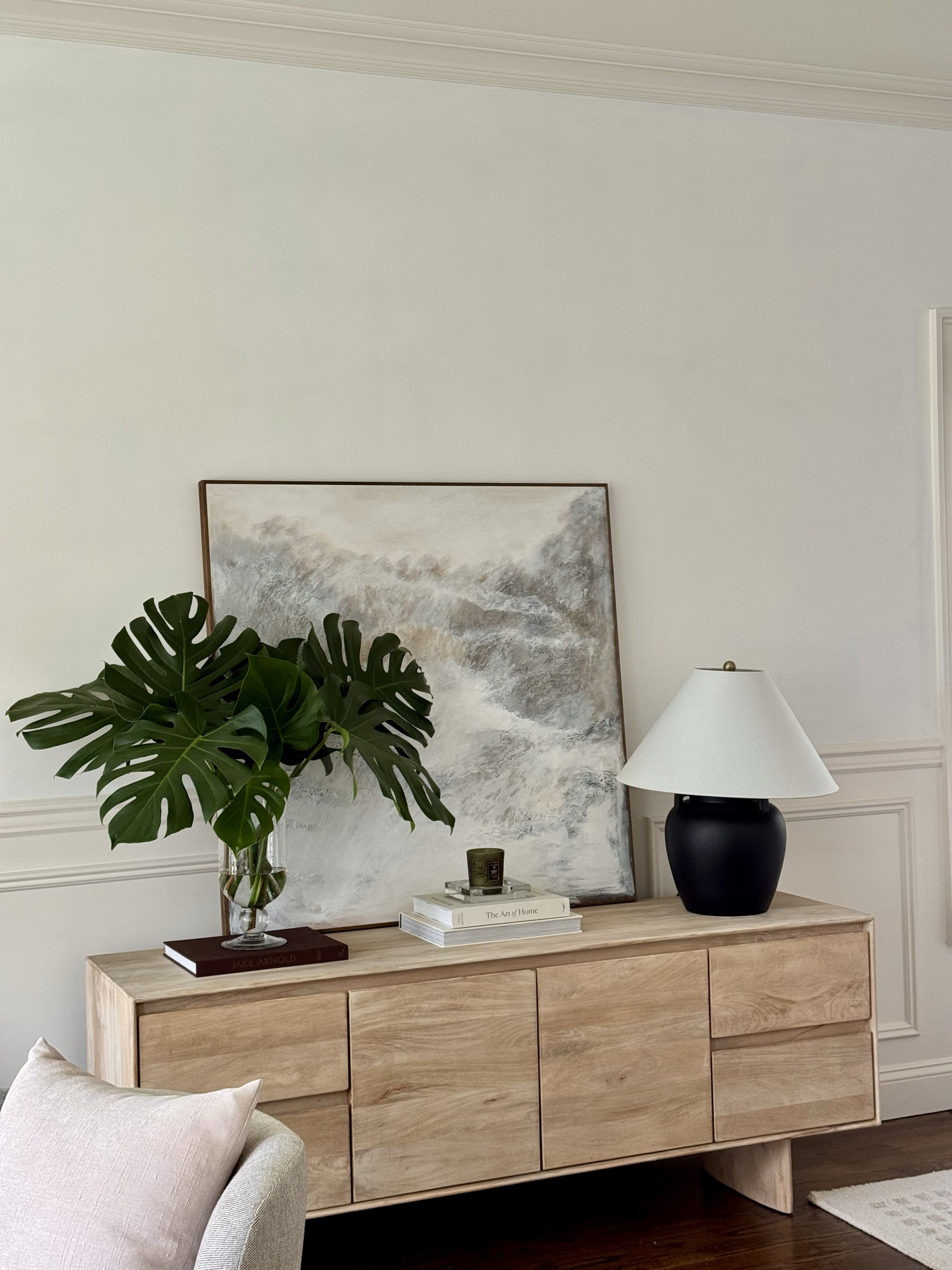 Living room views with new vase that looks like Potterybarn but $30 from
Target

#target #potterybarn #westelm #console #sideboard #living room

#LTKHome #LTKSaleAlert #LTKSeasonal
