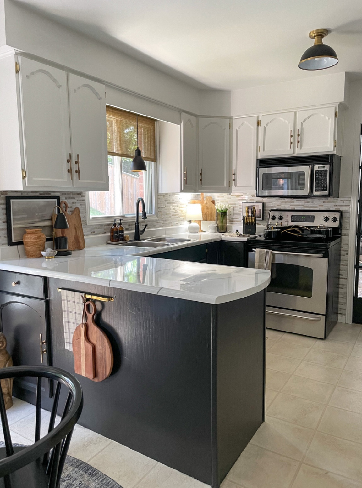 Shop my kitchen collection!

Kitchen, pots and pans, kitchen utensils, kitchen finds, black and gold, luxe kitchen, luxury kitchen

#LTKhome #LTKFind