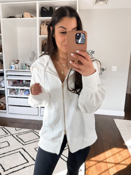 One of the best Amazon pieces I’ve seen!! Love the gold zip up and how it can be opened on the bottom ✨ quality is top notch I’m wearing a small and love it with leggings!! 💕


Amazon finds, Amazon zip up, Amazon half zip, Amazon sweater, Amazon spring outfit, spring look, casual mom spring outfit, Amazon sale, varley dupe, varley find, cute mom looks, casual outfit, ootd, spring sale

#LTKsalealert #LTKfindsunder50 #LTKstyletip