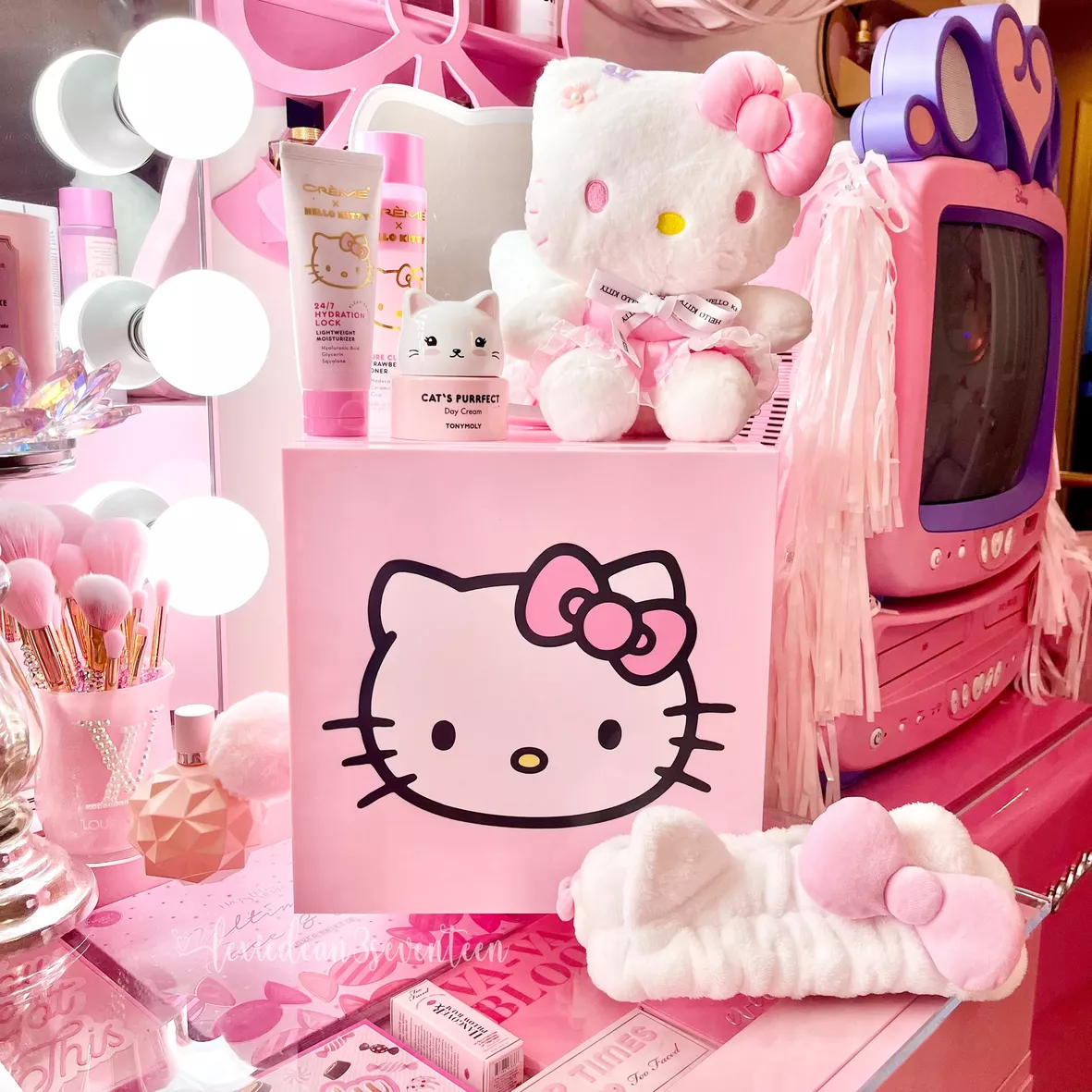 Creative Ideas - Dream Hello Kitty Car