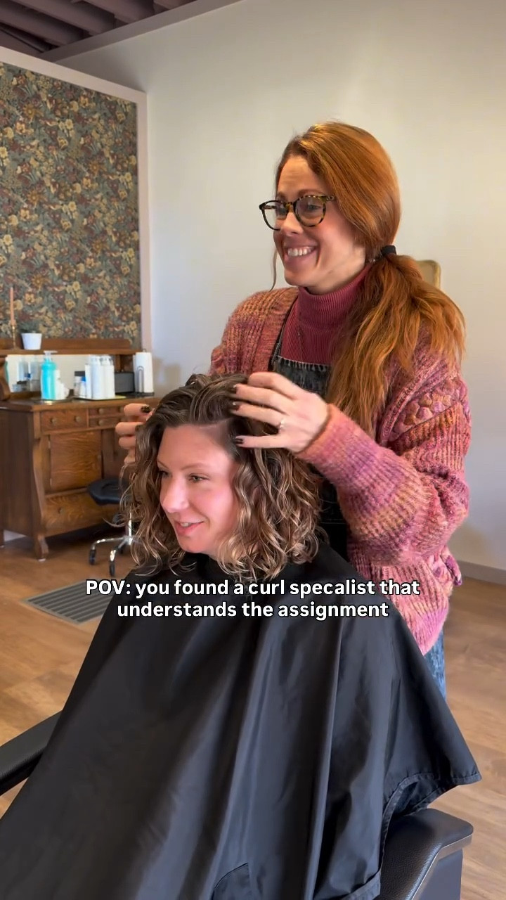 Hi, I’m Libby! 👋

I’m an Ohio-based curly hair specialist who LOVES creating content so you can have salon-level curls at home!

I want all curly-haired people to feel confident and excited when it comes to styling their hair at home–no matter the curl pattern.

Our society has tricked so many people that they need to look a certain way for so long and flooded stores with garbage hair products and I’m over it. I give real reviews and product recommendations that I actually use on my own clients. 

I can’t have every single person in my chair, but I’m grateful to have this platform so I can give you all the tools and curly hair tips you need to DIY the perfect curls at home 🩷
I hope you stick around and tell me all of your burning questions about styling curly hair in the comments so I can talk about it!
.
.
.
#hairstylist
#curlyhair
#curlyhairtransformation
#favoritecurlproducts
#curlspecialist