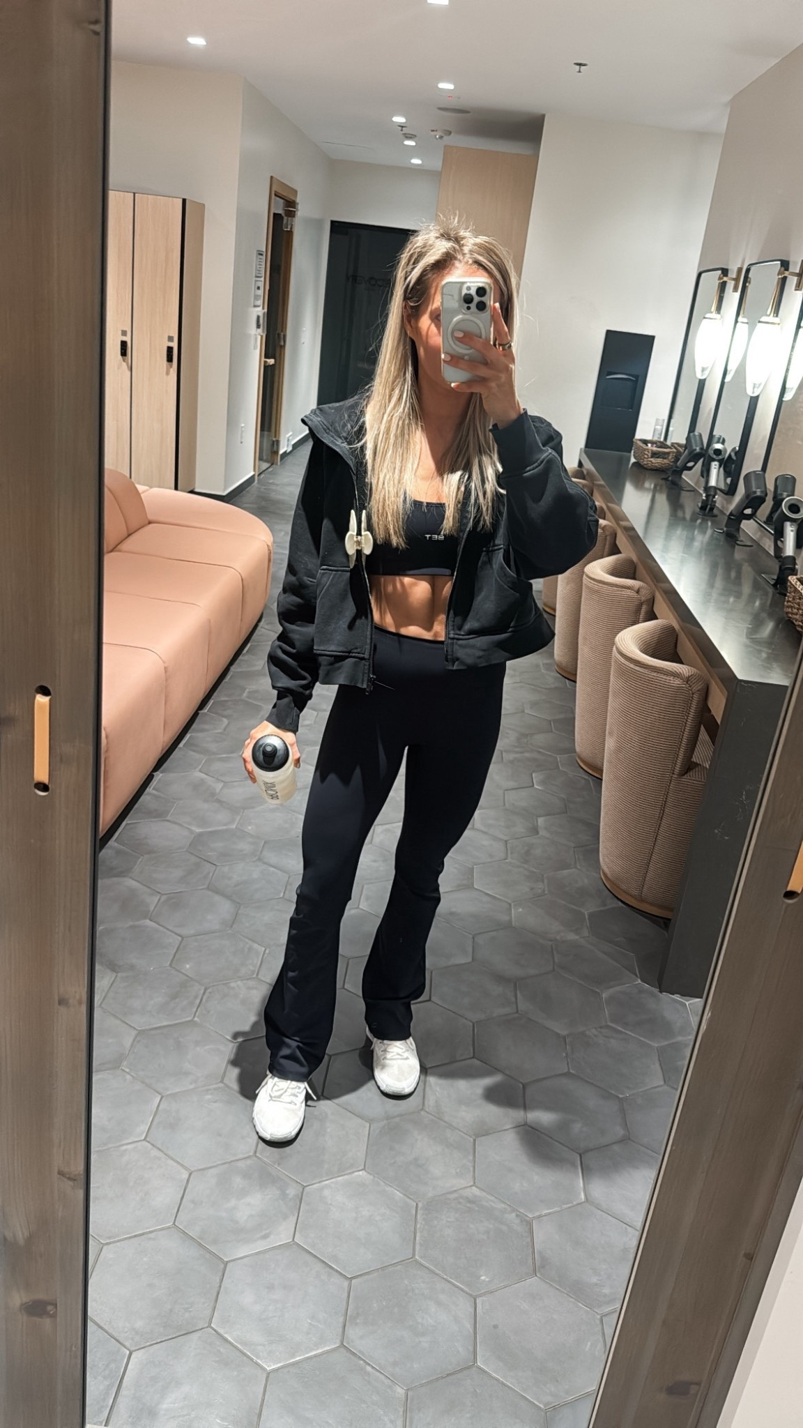 It’s been a while since I’ve gotten a workout set I’m actually obsessed with — wearing size S bottoms and top 🖤

#LTKootd #LTKfitnessgoals #LTKActive