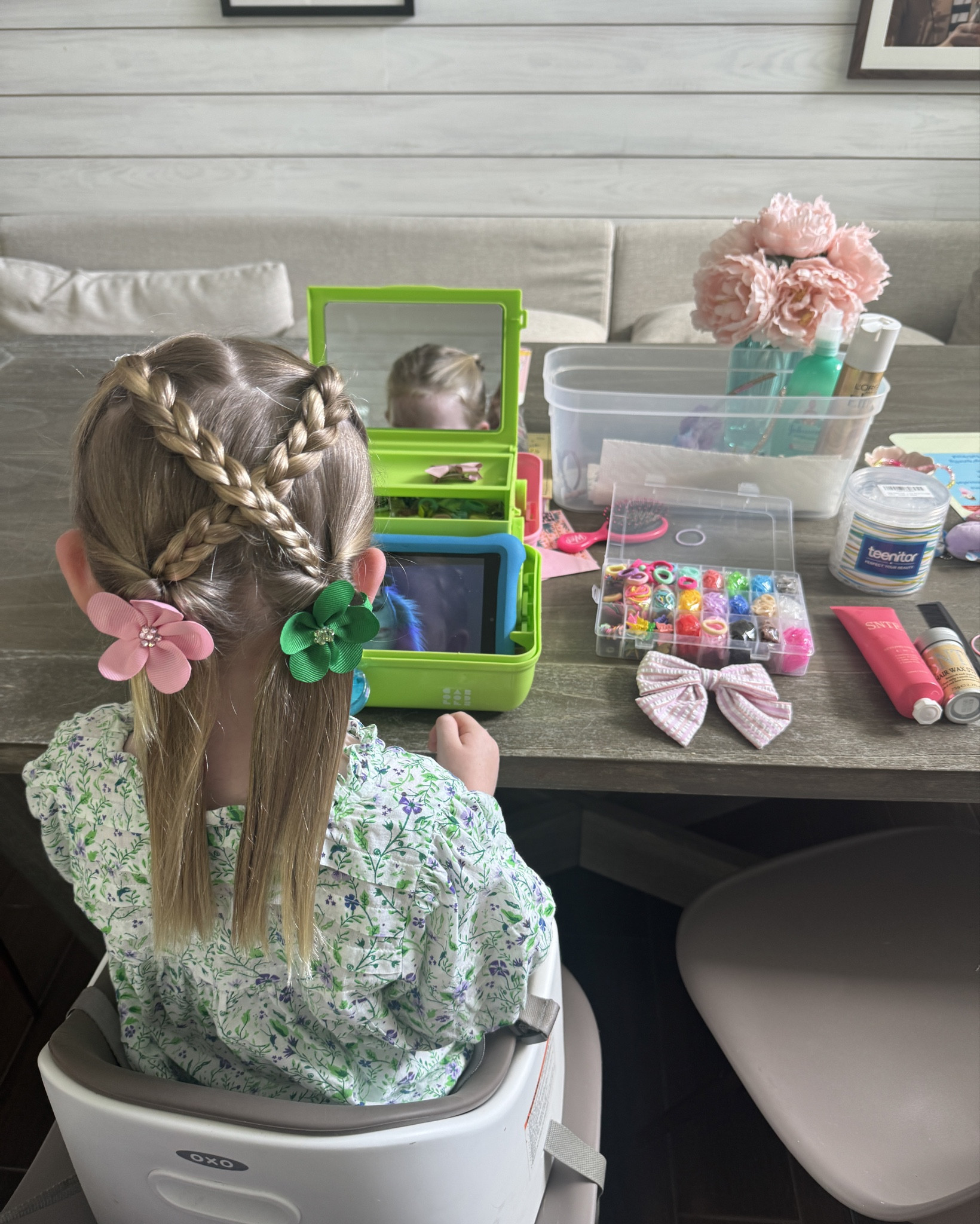 Lola’s home hair salon…

What started as a fun hobby has now developed into a daily obsession and lovely ritual for me and my youngest daughter. I have been discovering and learning how to do girls hair for a few months now and we love trying out new hair styles, french braids, bubbles, pony tails, fish tails, topsy tails and everything in between! 

My next step is to start doing tutorial videos, which I promise I will get to soon! But for now, I am just taking photos as inspo so we can look back and remember some of these fun hair styles on days when we are short on time.

I have finally got around to linking my must have ‘at home hair salon’ products from Amazon below ! 



#LTKKids #LTKBeauty #LTKFamily