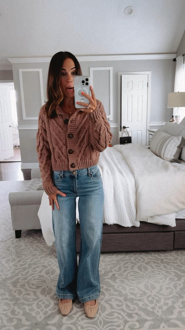 KUT from the Cloth jeans were it this year, and this is another example. Perfect wide leg. So soft and so stretchy and comfortable. Sized down to 0.

#LTKFindsUnder100 #LTKStyleTip #LTKxNSale