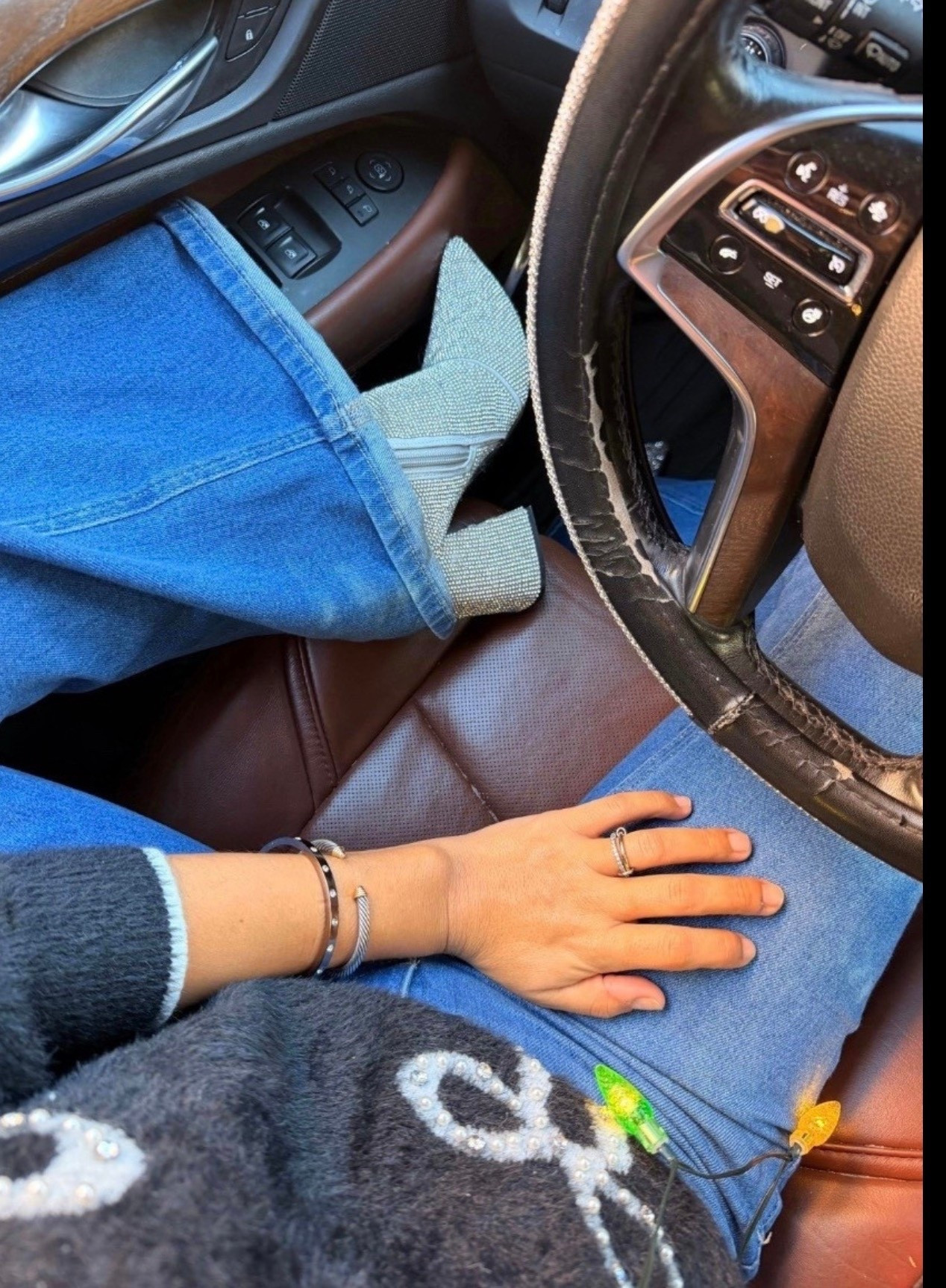 denim, cozy knit and these boots… effortless every time 🤍👢

#casualstyle #denimlook #everydayoutfit

#LTKSeasonal #LTKdayinmylife #LTKstorytime