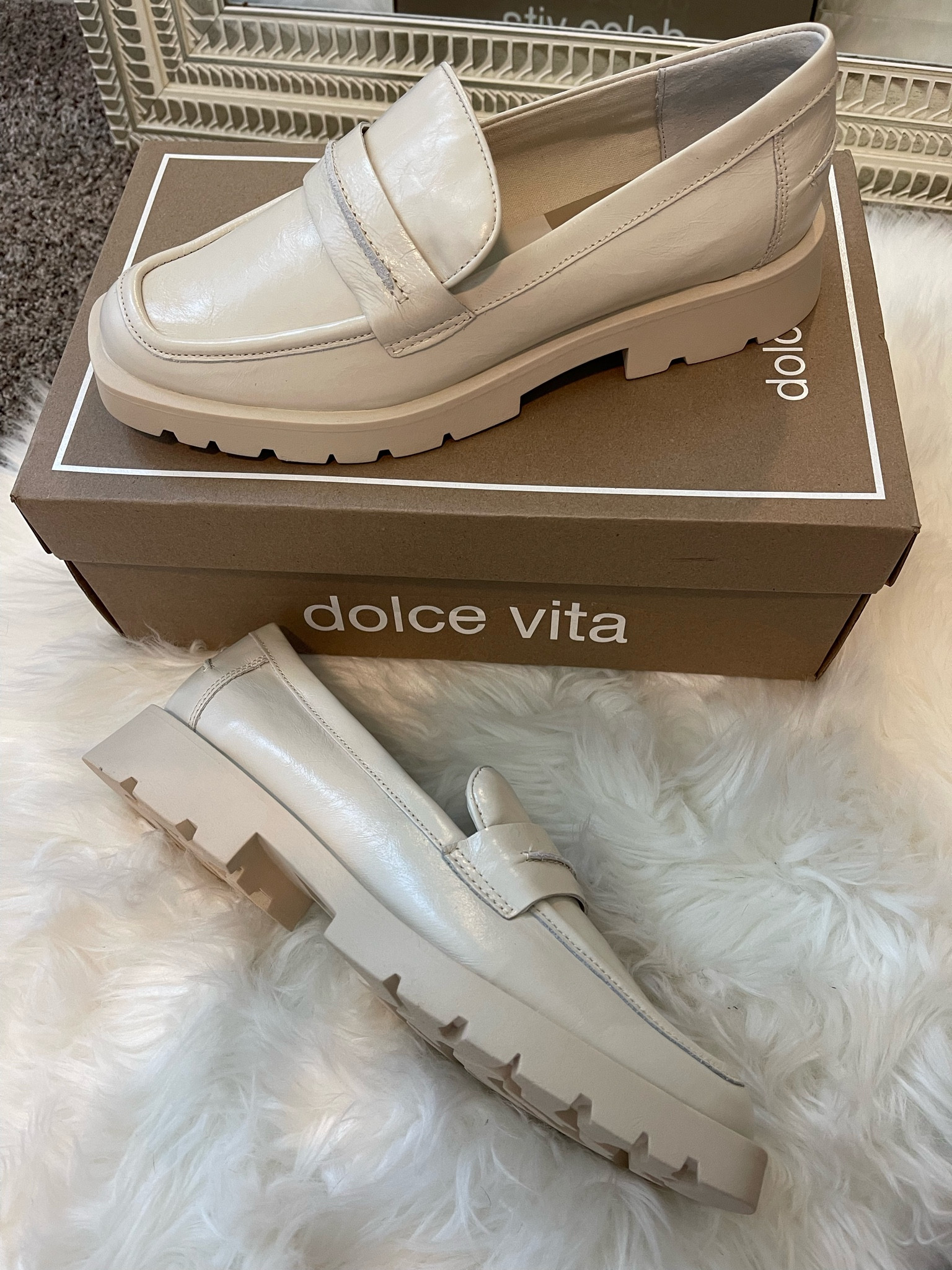 Trend alert | loafers | stylish shoes | in style | what to wear this fall | on trend | cream shoe | neutral shoe 

Stiff shoe. Sized up .5. 


#LTKBacktoSchool #LTKSeasonal #LTKxNSale