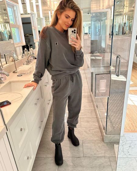 Officially ready to embrace groutfit season

#LTKfit