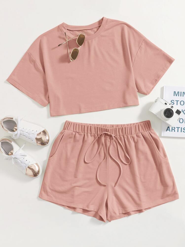 Plus Solid Crop Tee With Slant Pocket Shorts | SHEIN