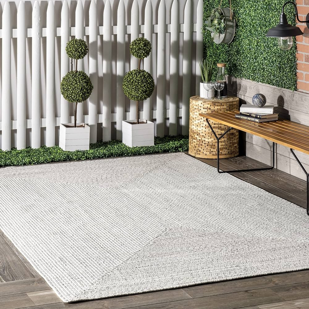 nuLOOM 5' x 8' Solid Hand Braided Indoor/Outdoor Area Rug, Pet-Friendly, High Traffic, Weather Re... | Amazon (US)