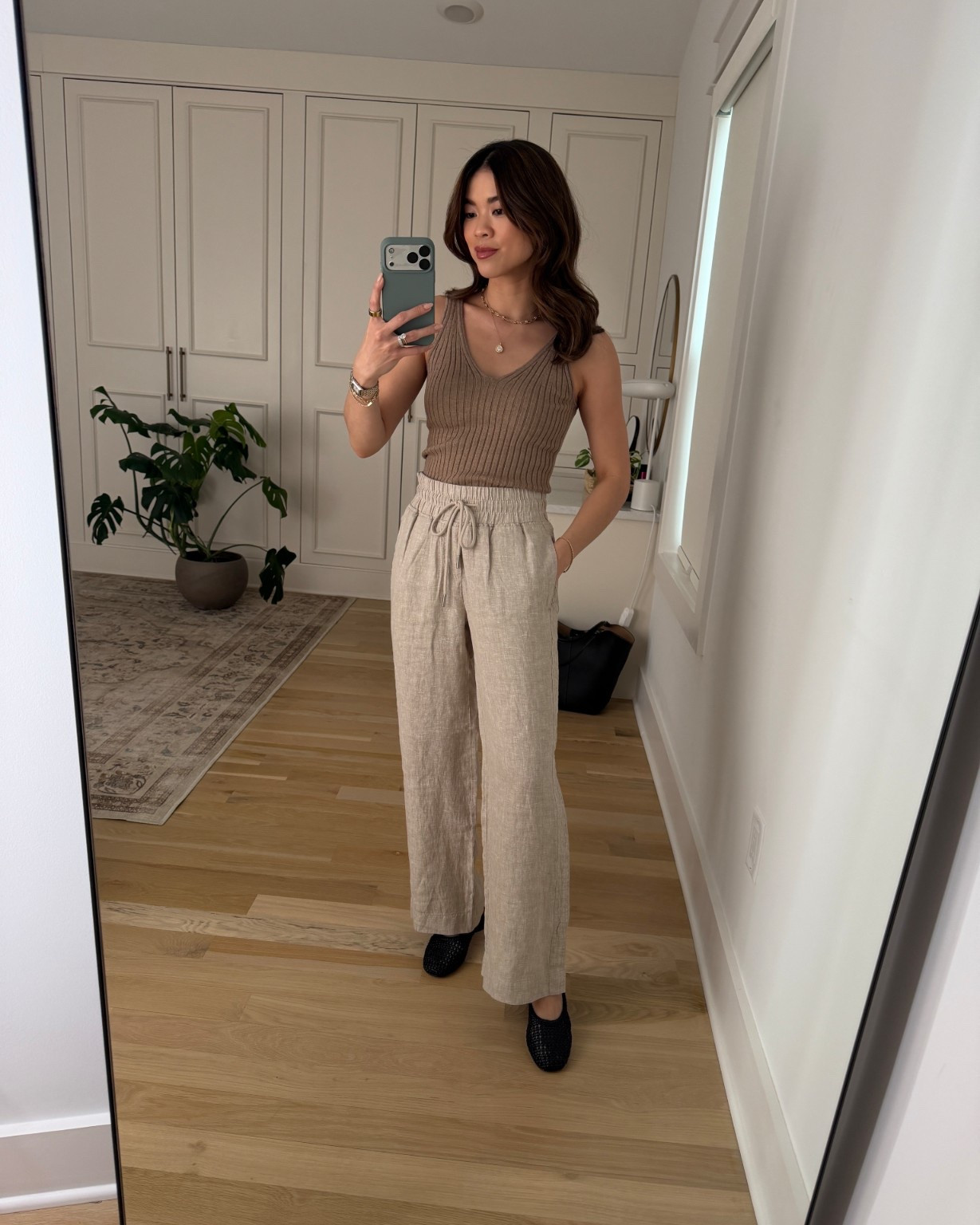 Sizing info: 
•pants size XS in 28in inseam in flax
•tank size XS
@Quince 

petite fashion, get dressed with me, outfit inspiration, ootd, nashville outfit, Nashville influencer, petite style, vacation style, casual outfits, mom style, petite pants, spring outfits, spring outfit info, spring pants, spring outfit idea, spring top, spring tank, spring shoes, linen pants, quince, quince tank 

 

#LTKmomlife #LTKPetite #LTKootd