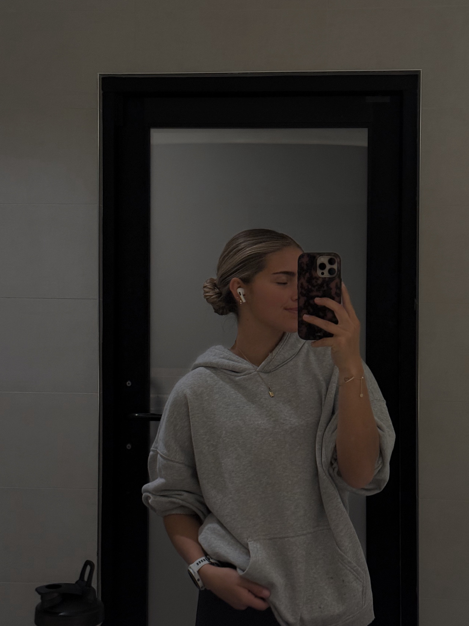 chill gym fit🤍 the perfect grey lightweight hoodie