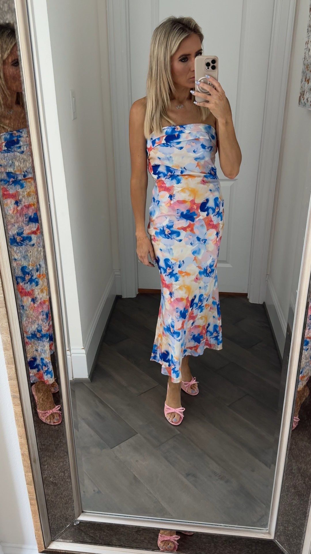 This open back floral maxi is perfect for spring. Runs TTS I’m wearing a small. It’s very affordable, less than $15



#LTKFindsUnder50 #LTKWatchNow