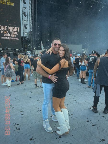 Country concert
Amazon dress size medium
Amazon finds
Couples outfit
Stretchy dress
Perfect for bump 
Justin is wearing an XL in the tshirt! 
Jeans are old navy and he LOVES them 

#LTKstyletip #LTKmens #LTKbump