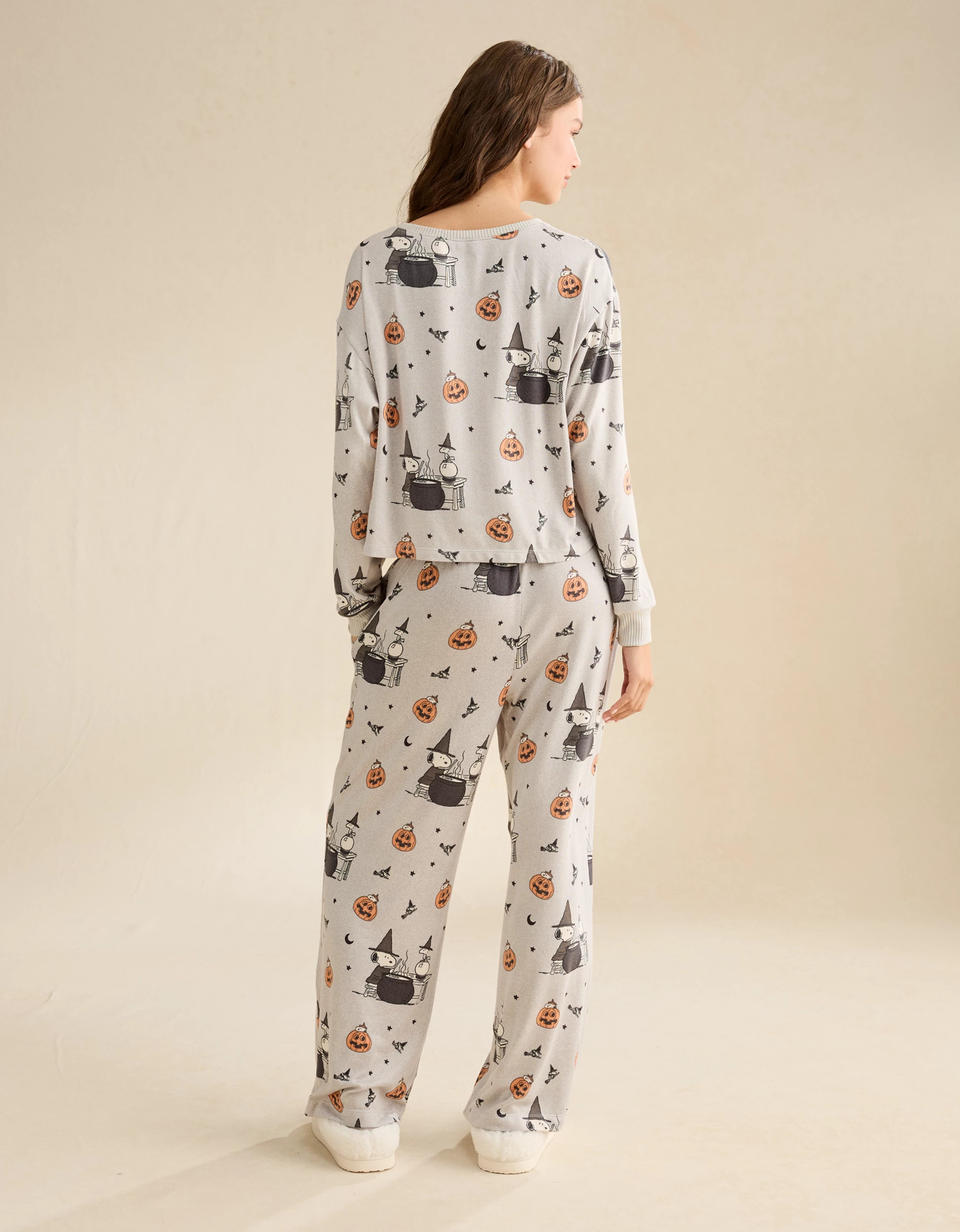 AE Luxe Plush Snoopy Long Sleeve + Pant PJ Set | American Eagle Outfitters (US & CA)