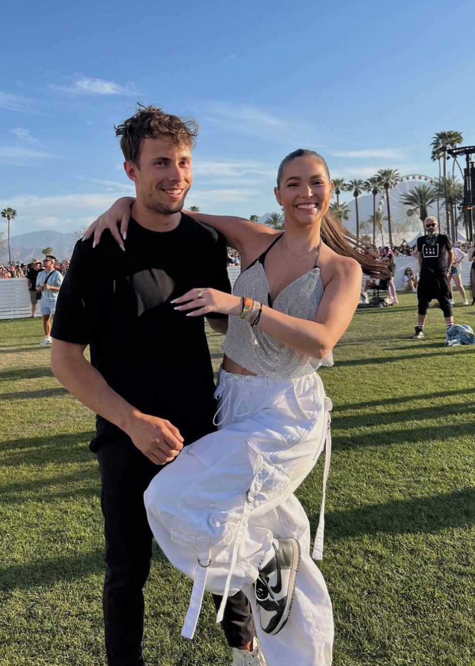 This outfit is perfect for upcoming holiday / New Year’s parties or any festivals you’re planning on going to!

festival outfit, holiday outfit, seasonal outfit, Christmas party, New Year’s Eve partyy

#LTKHoliday #LTKshoecrush #LTKstyletip