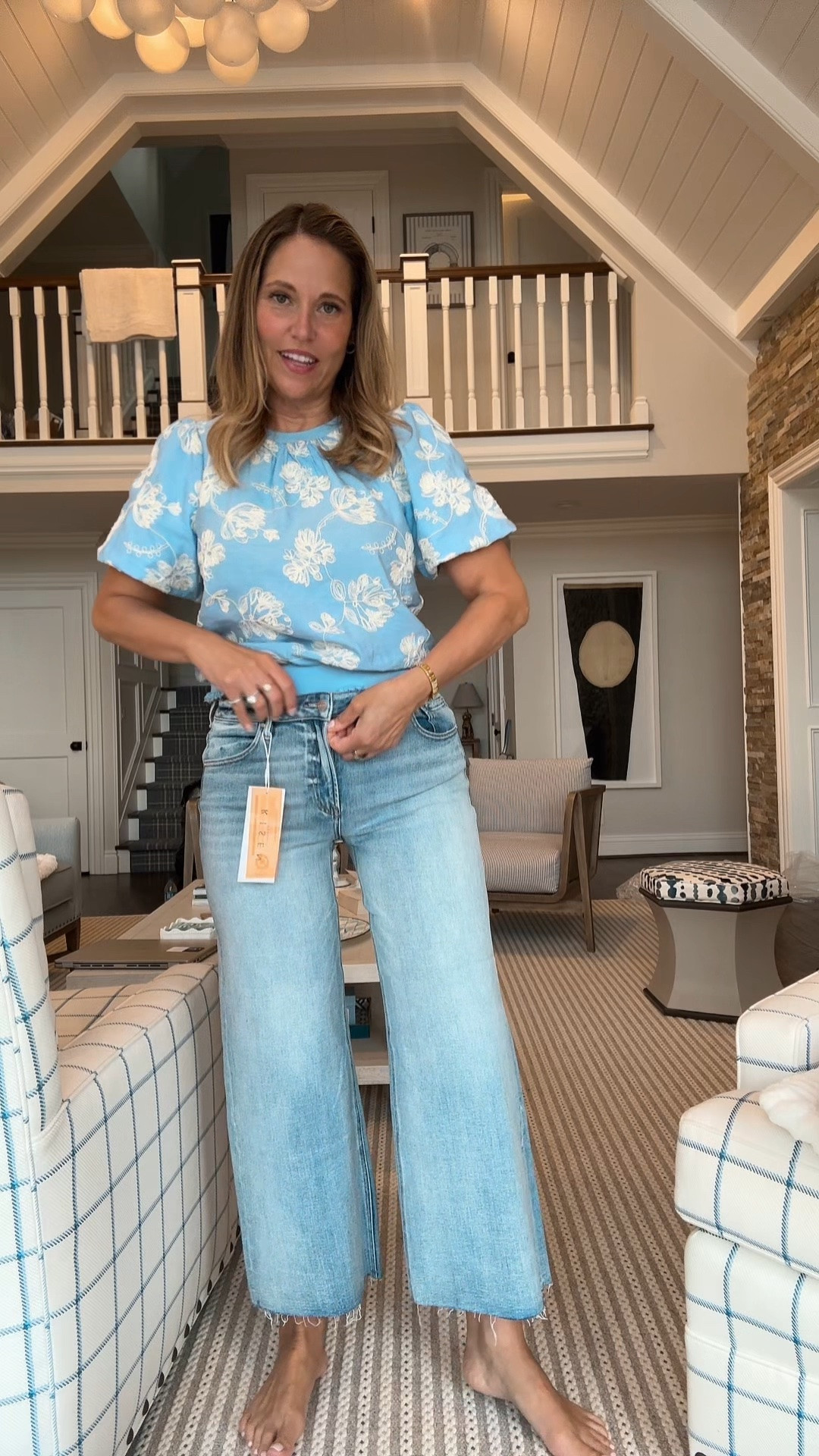 Love these light wash jeans

#LTKootd #LTKOver40