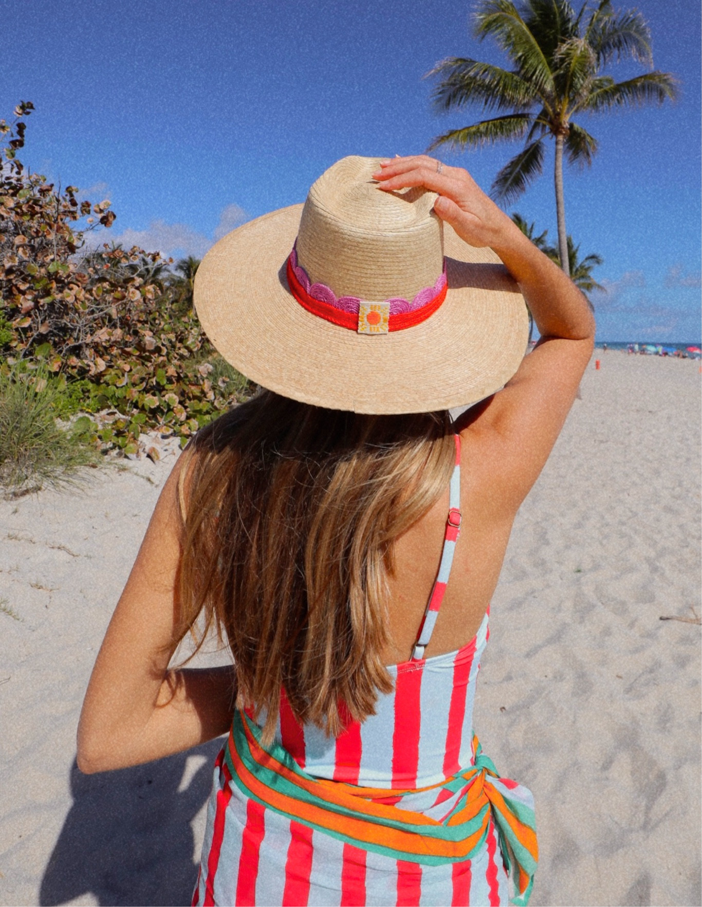 Hat girl summers are back! The perfect full colorful sets for spring break! 

#springbreak
#beachoutfits