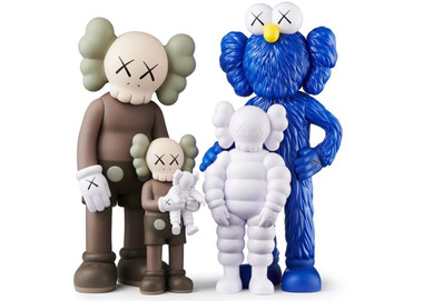 KAWS FAMILY Figures Brown/Blue/White