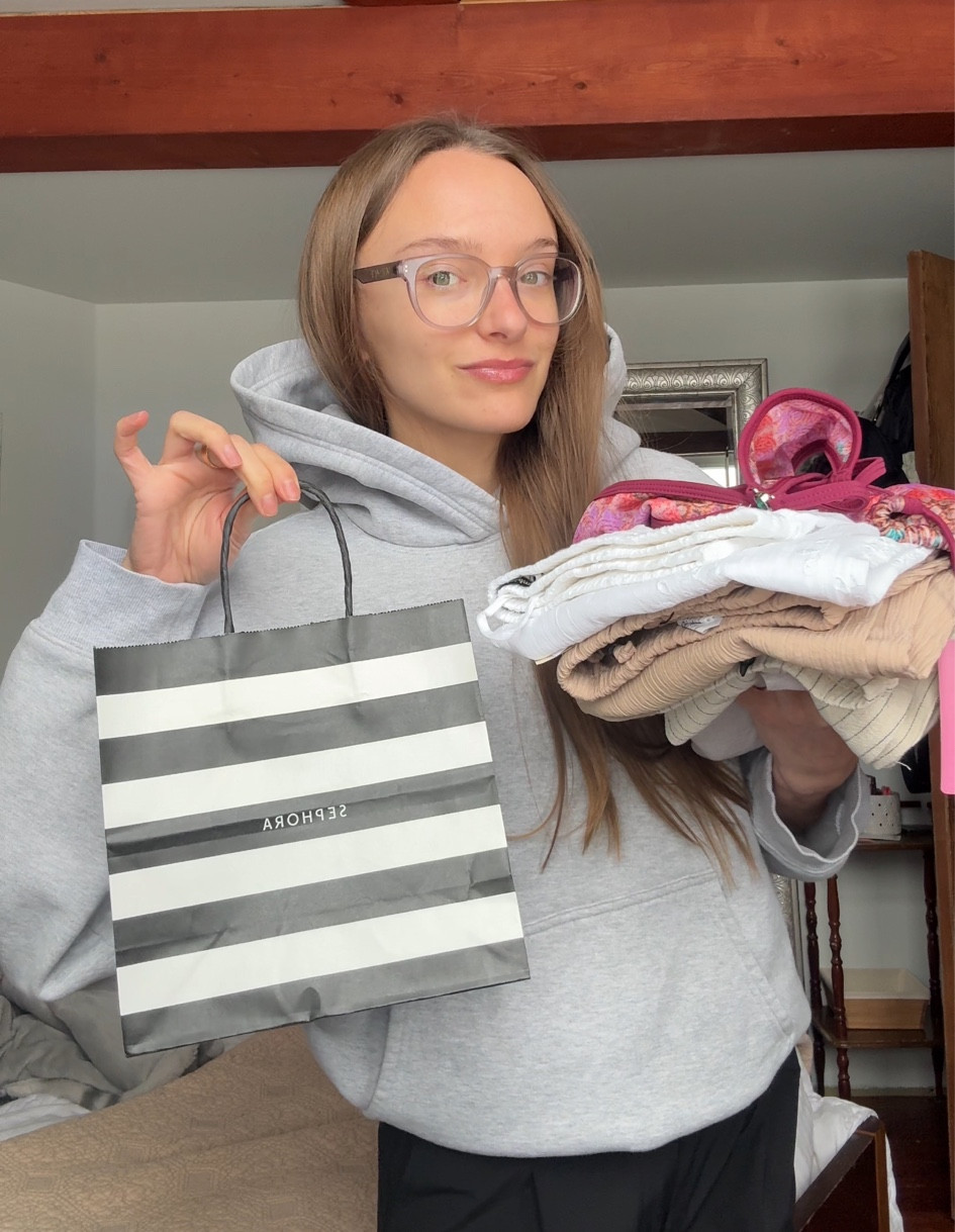 Mexico haul

Bikini: bottoms - s    top - m
All pants - xs
Dress - xxs

Saddd I couldn’t link everything

White pants are from - Abercrombie
Sand & stripped pants are from - Zara 