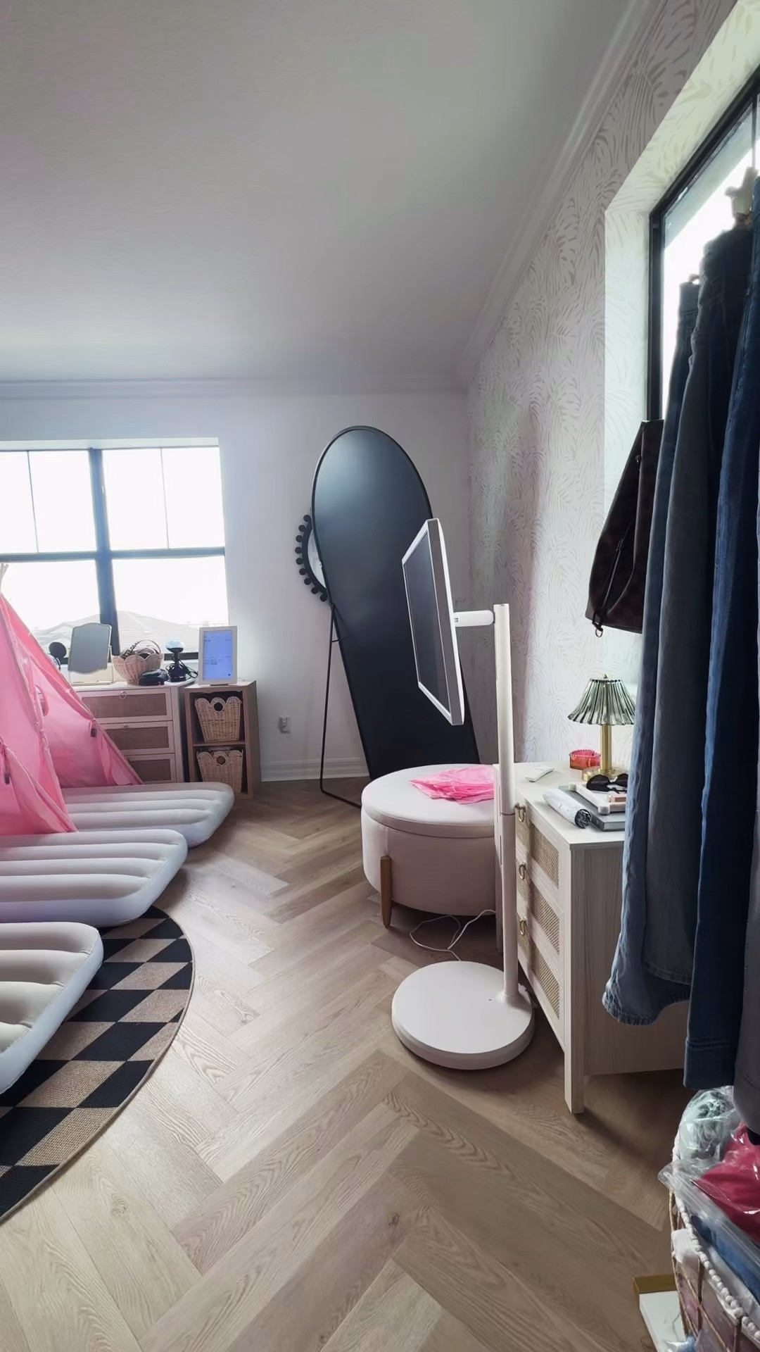 Amazon sleepover fun 🥰🩷