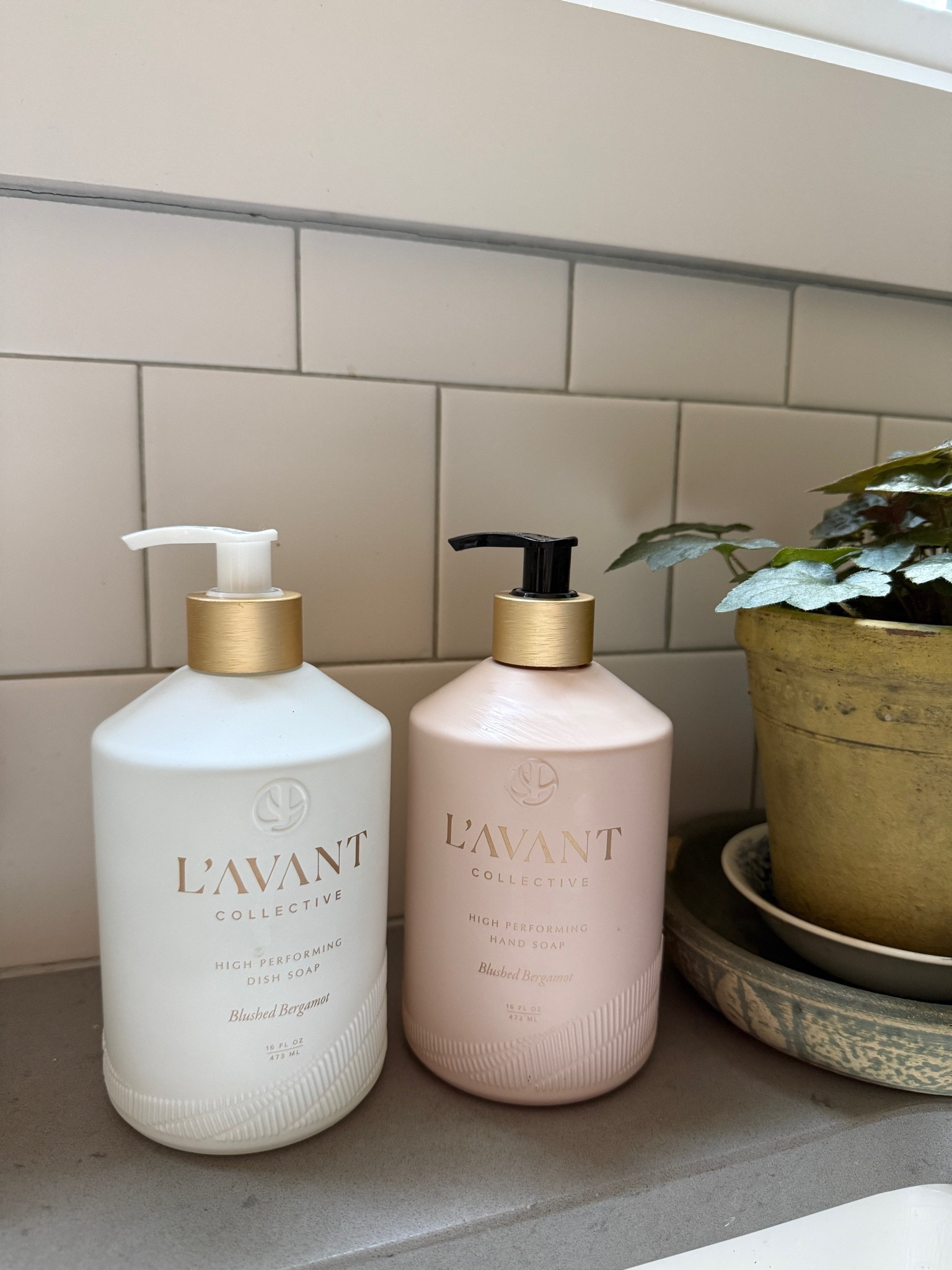 Lavant Collective making our home look & smell good, while also being plant-based & non-toxic is a win/win in my book code HEIRLOOMED20 for a discount!. 

@lavantcollective  #lavantcollective #ad