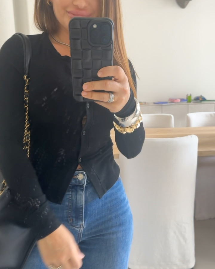 Soft super lux cardigan under $15!!! Whole outfit is on sale !!💋

#LTKStyleTip #LTKSeasonal #LTKSaleAlert