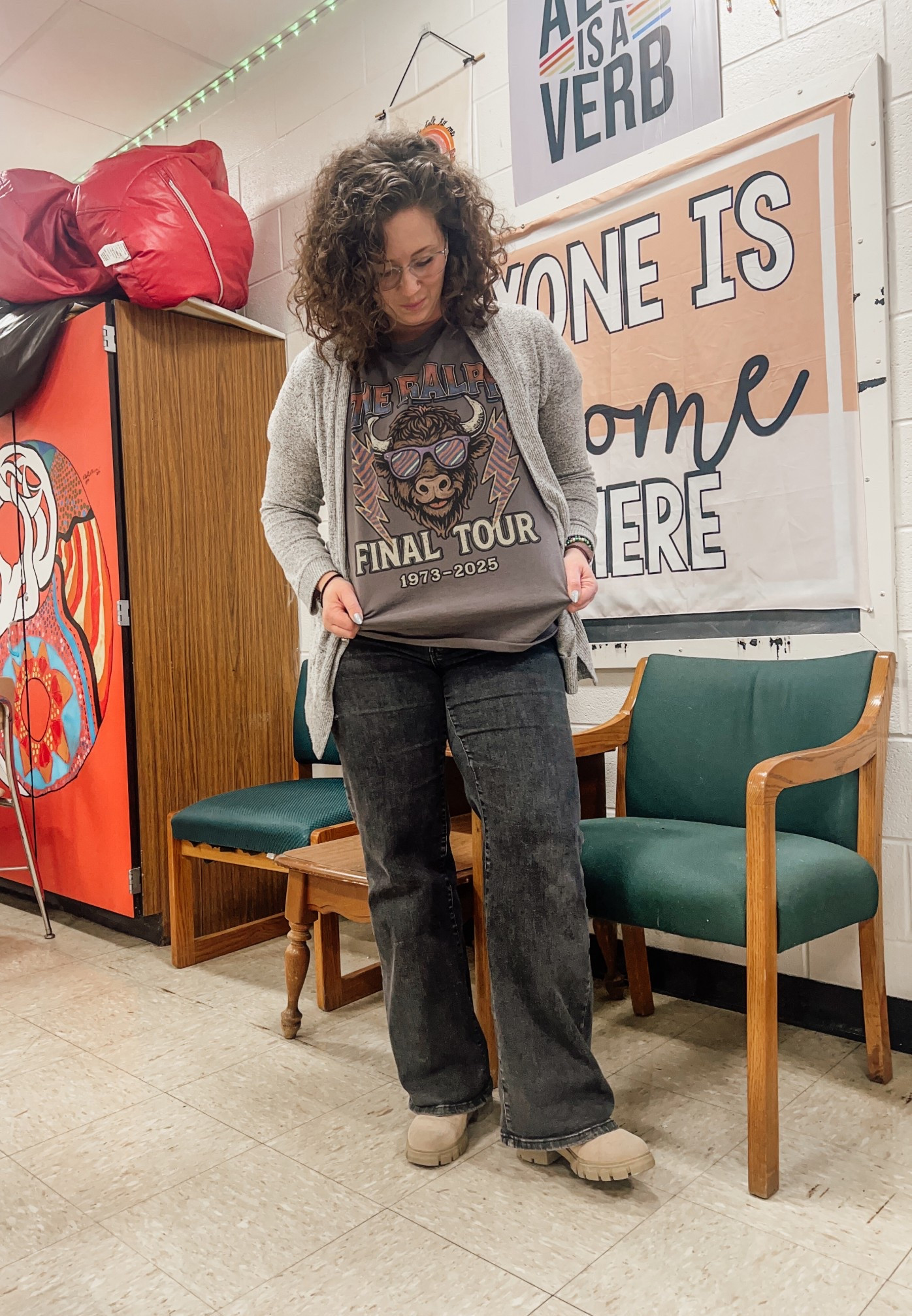 Day 62 ✔️

Back at it! Had to represent the Ralph today after the last Bills’ game there last night. 

English teacher ootd 

#LTKMidsize #LTKFindsUnder100 #LTKWorkwear