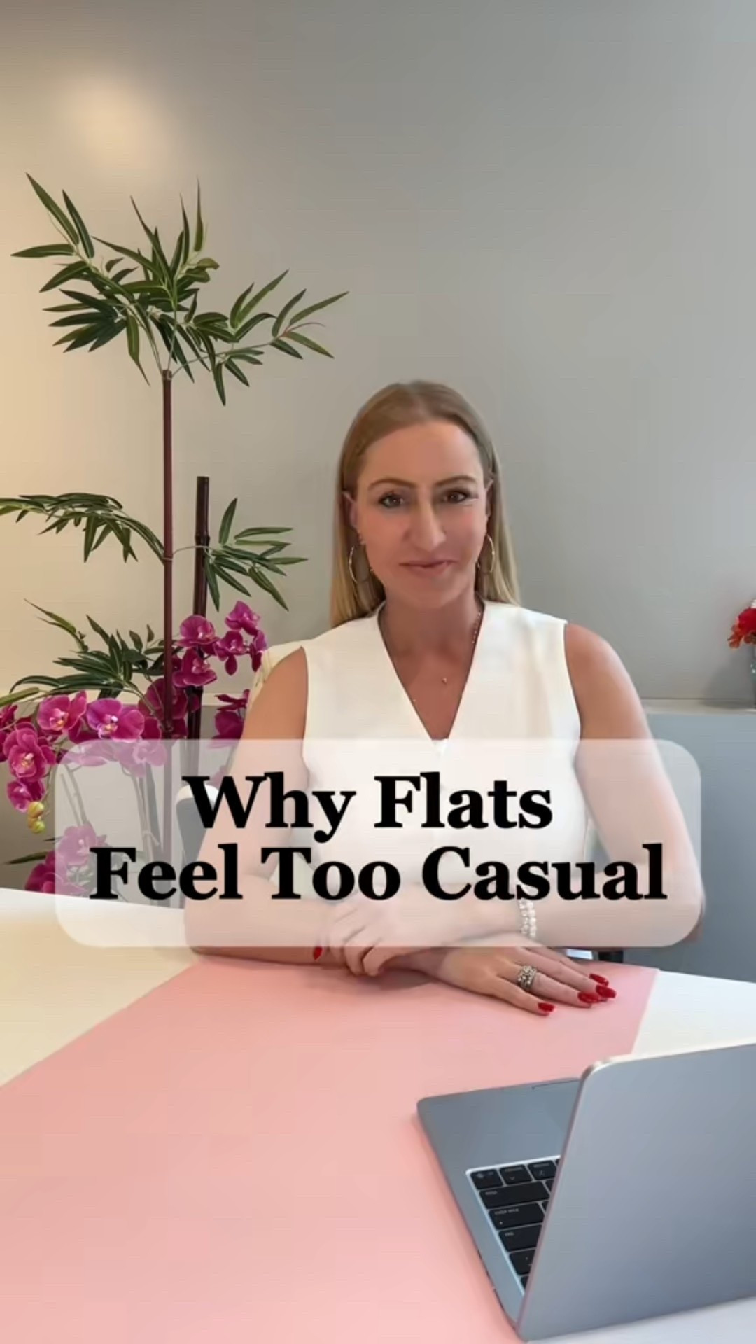 Do your flats make every outfit feel too casual? The secret isn’t ditching flats—it’s choosing the right shape. Round toes can look a little youthful, while pointed or structured loafers instantly add polish and balance. Same comfort, completely different vibe ✨

#ChicStyleTips #FallOutfitIdeas #FashionTipsForWomen #WardrobeWisdom #FallFashion2025 #EffortlessStyle #FashionOver40 #OutfitIdeas #FlatsOutfit #LoaferStyle

#LTKStyleTip