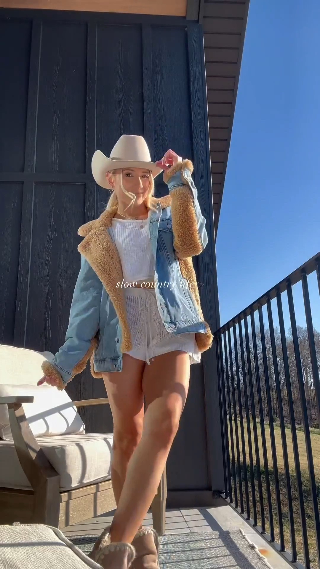 won't be convinced that the city life is better than this 🍃🧺🌾🐄🐓


#homestead #farmlife #farmlifebestlife #lifeonland #farmlife 
#farmhouselife #cottagecoreaesthetic
#slowliving #slowlivingforlife



#LTKU #LTKStyleTip #LTKFamily