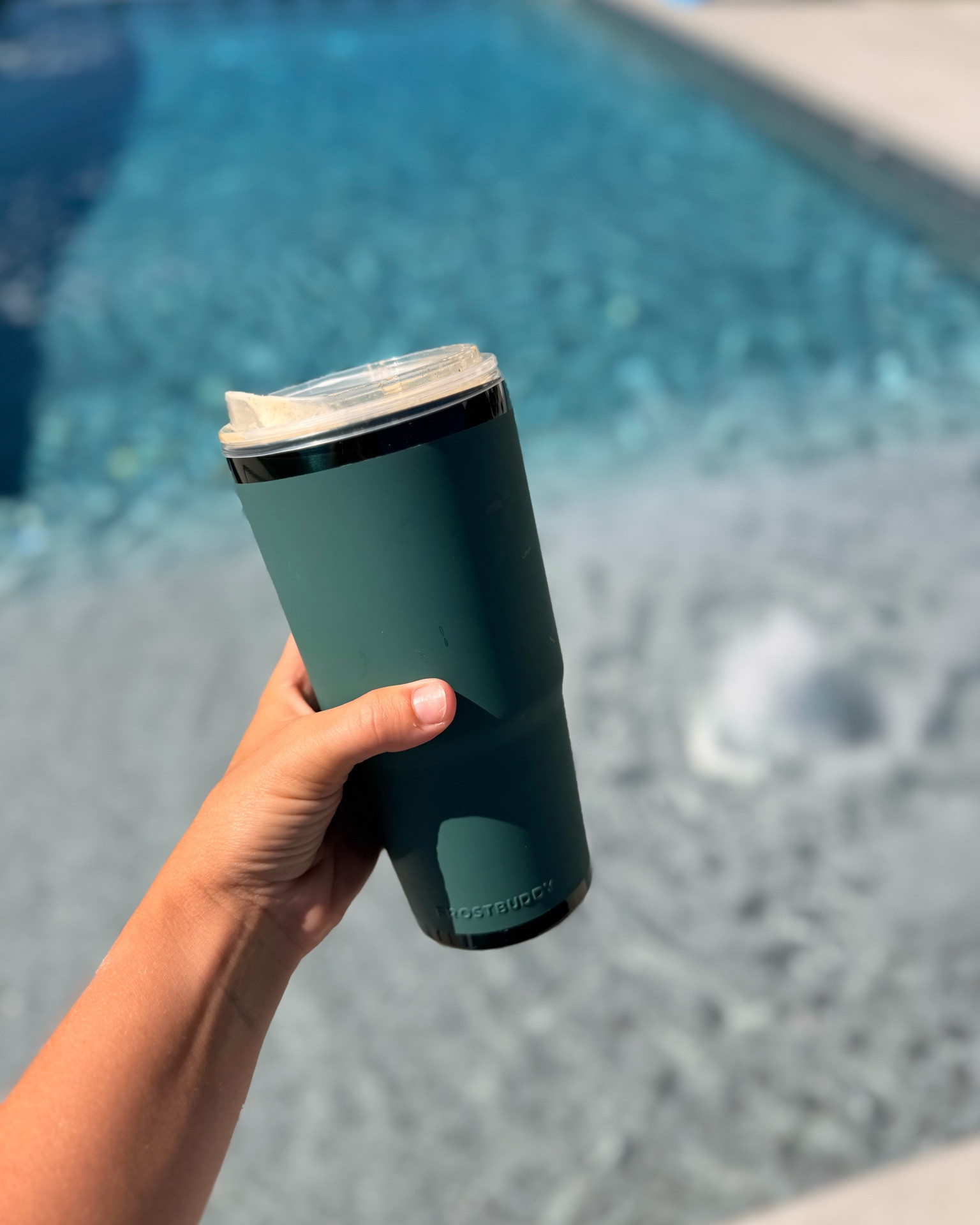 If I can influence you on anything - it’s this frost buddy you need for summer! Keeps all drinks cold even on those hot days!