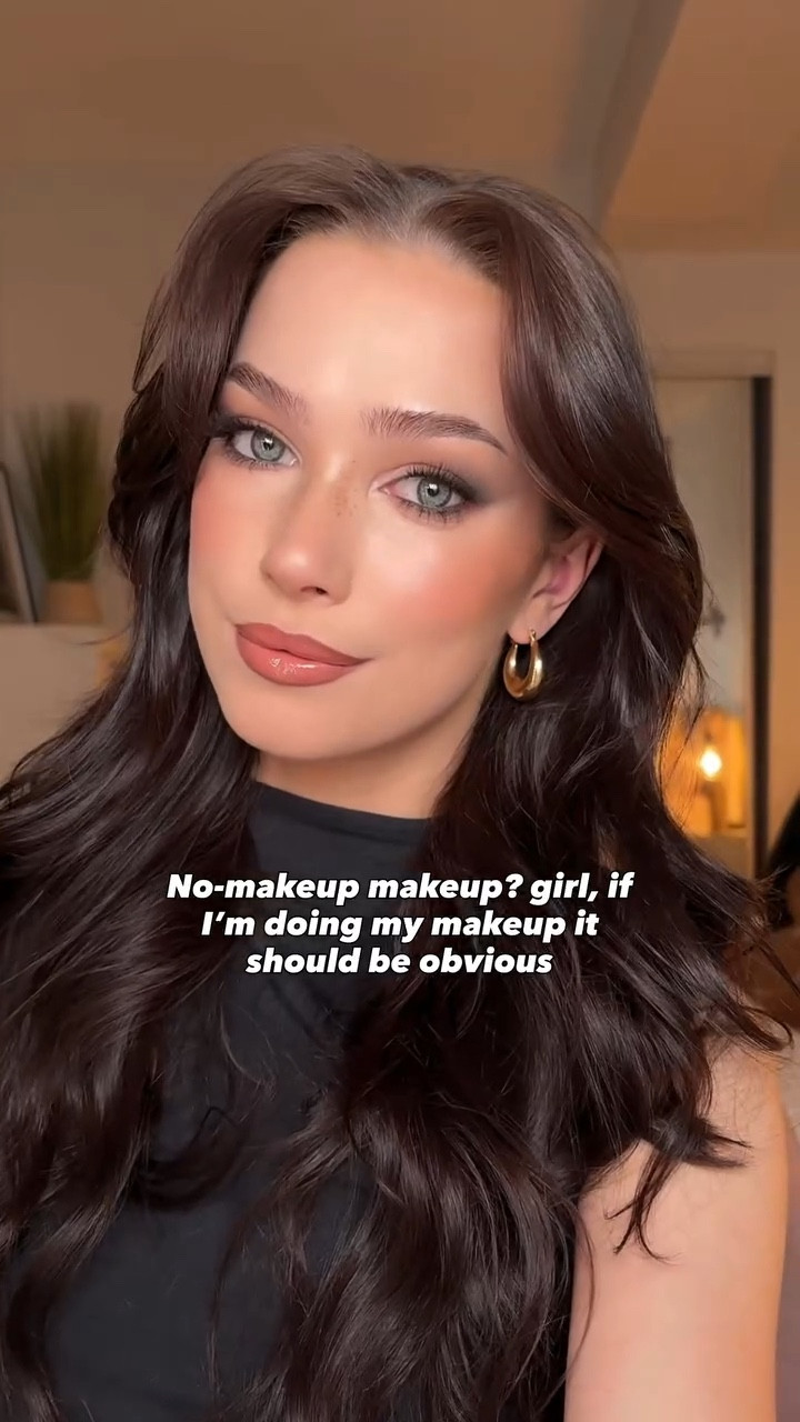 Bring 👏🏻 back 👏🏻 glam 👏🏻 like makeup is supposed to be fun?? 

My tried & true glam team 
@makeupbymario surreal skin foundation 3C
@patricktabeauty major dimensions iii palette 
@saiebeauty sun melt + rosy dew blush 
@maccosmeticscanada thanks it’s MAC
@makeupforever 608 limitless brown
#softglam #softglammakeup #makeuptutorial #makeupinspo