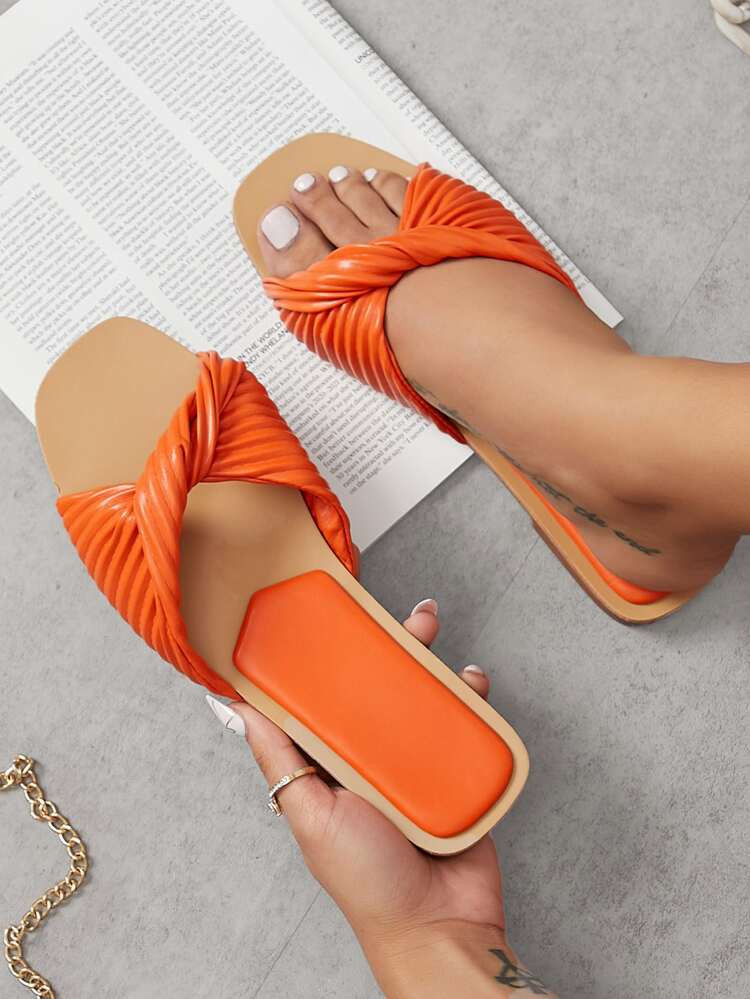 Chunky Knotted Rounded Toe Flat Sandals | SHEIN