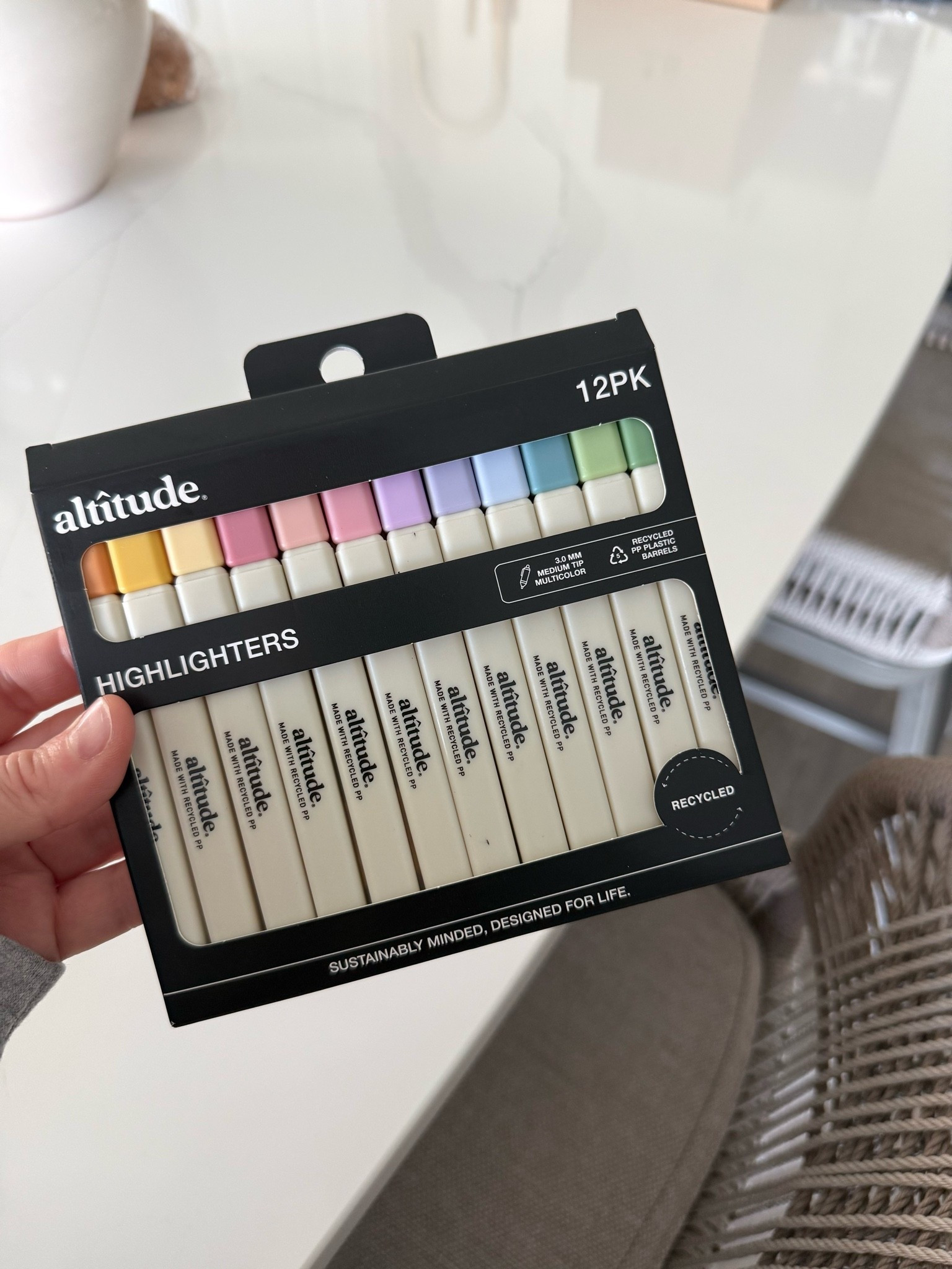 My favorite highlighters now come in a slim design!!! 😍🩷



#officesupplies #homeoffice #highlighters #aesthetichome #officeessentials #target