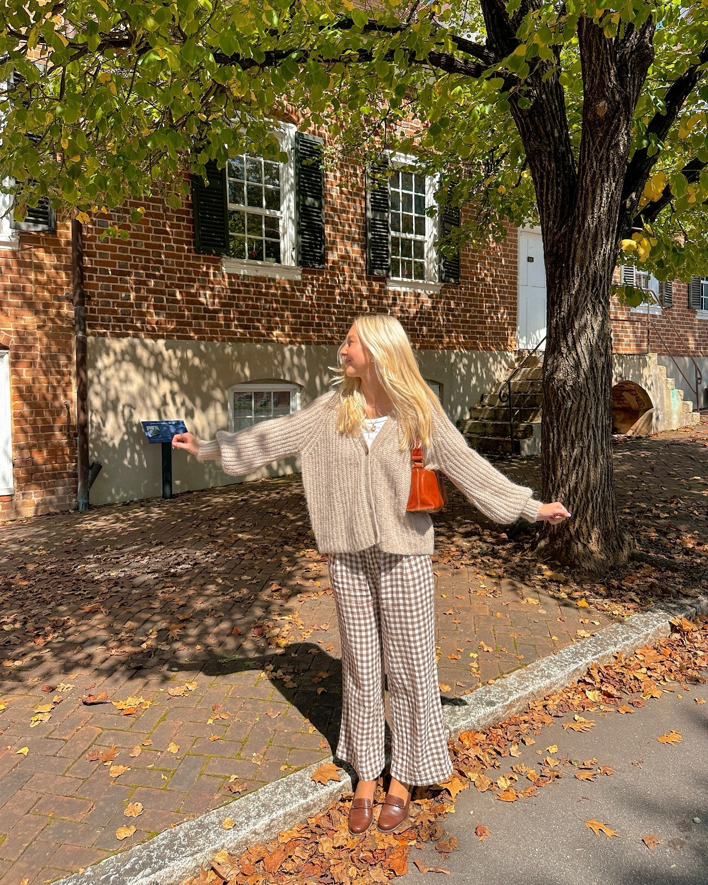 falling for fall 🧣🍁🧸 shoes & bag are thrifted but added similar options!💓

#falloutfitideas #fallaesthetics #falloutfitinspo #fallgirl #pintereststyle