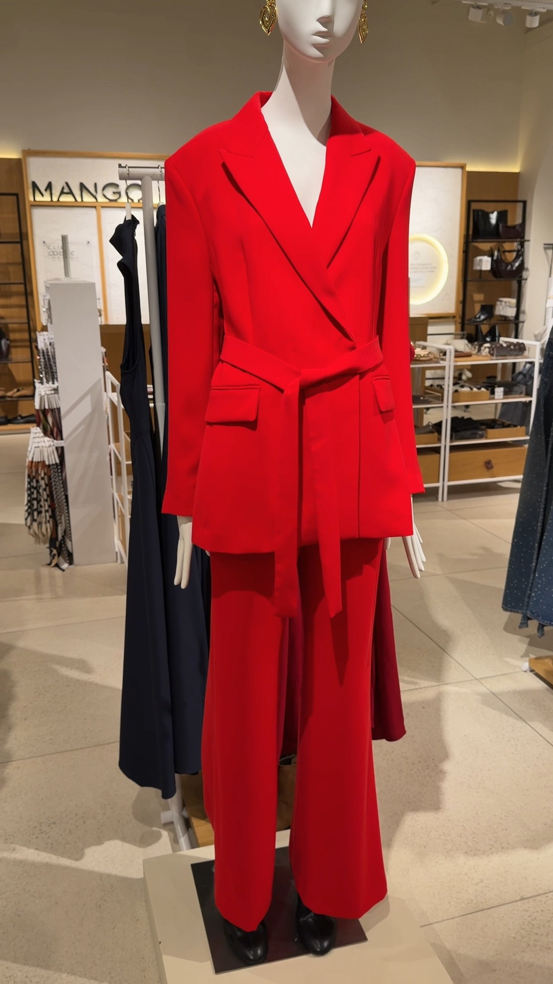 Shopping at Mango! So many cute looks for Spring!

#LTKdayinmylife #LTKootd #LTKSpringSale