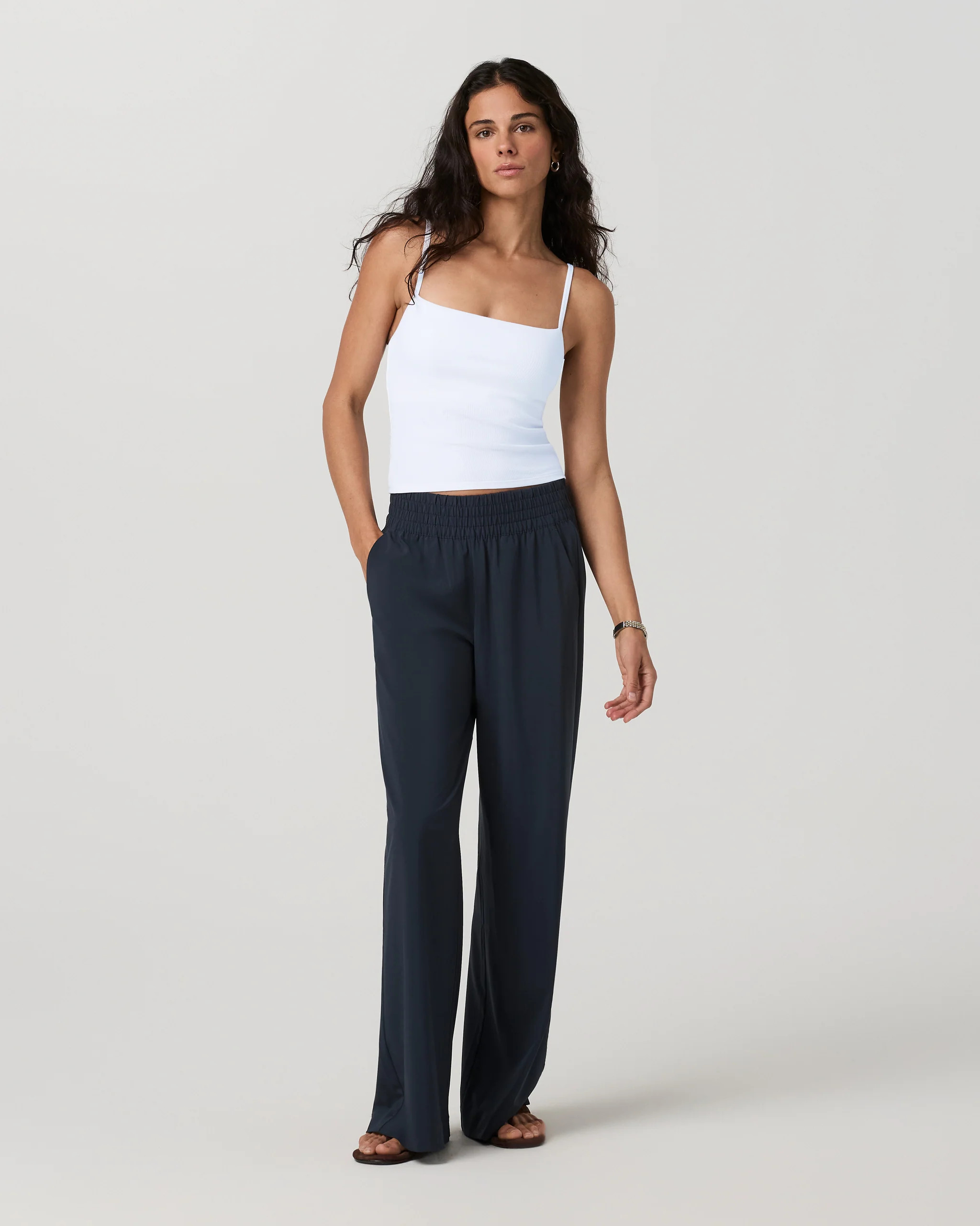 Pose Support Cami – Women's White Performance Tank Top – Tanks – Vuori | Vuori Clothing (US & Canada)