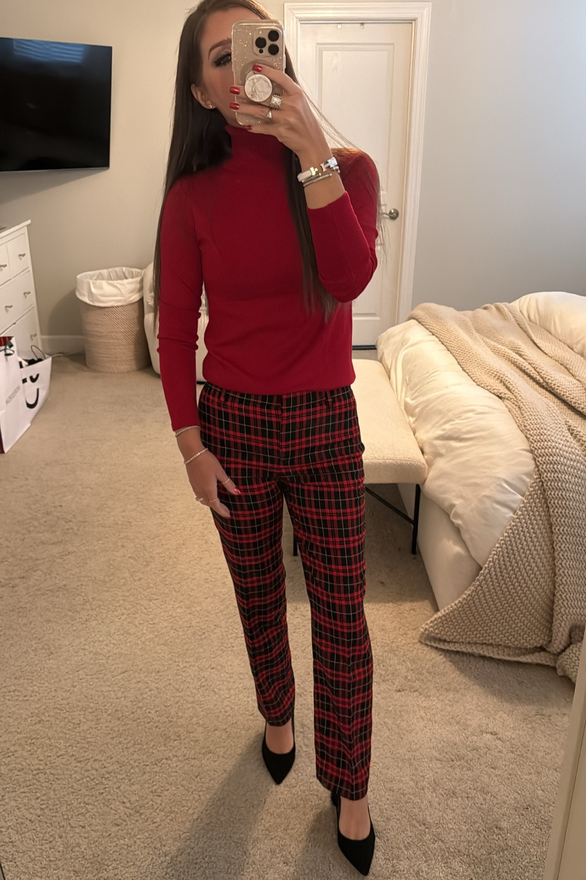 Workmas work look Xmas 

Xs sweater
0p pants 
Heels TTS

#LTKsalealert #LTKSeasonal #LTKshoecrush