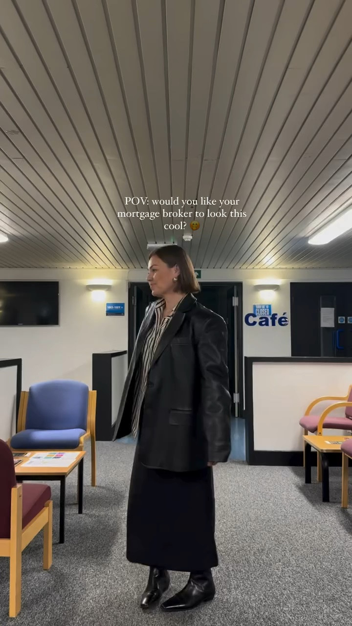 Office era 💻
Everything is old apart from the boots but I will link alternatives for you.

#officewear #officeoutfit #officestyle #workwear #workoutfit #midsizestyle #midsizefashion

#LTKeurope #LTKmidsize #LTKautumn